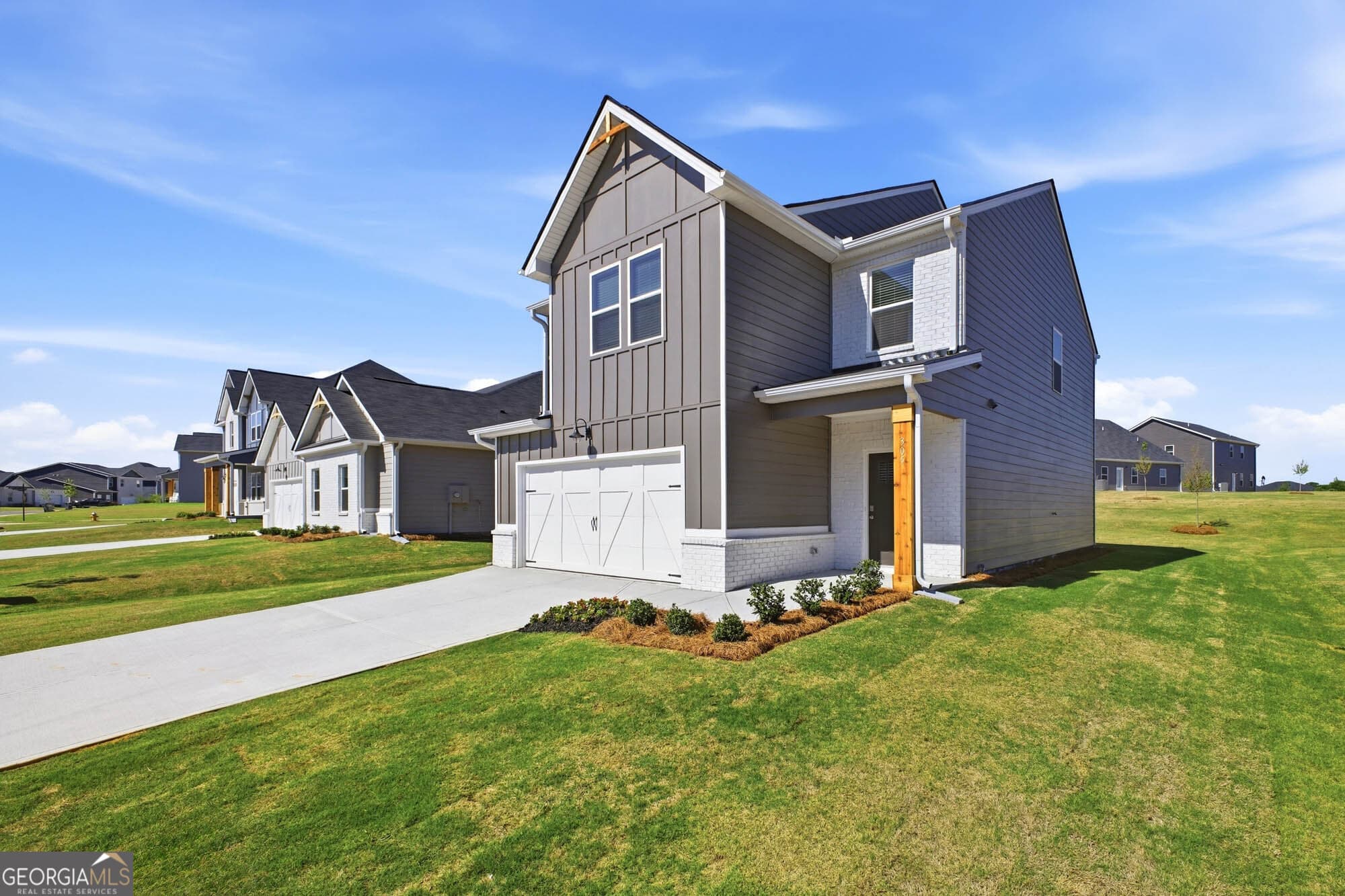 4 bedroom, 2.5 bathroom, 2,000 sq ft single family residence for sale at 305 Rusty Plow Lane 13, Perry, GA 31069 — photo 2