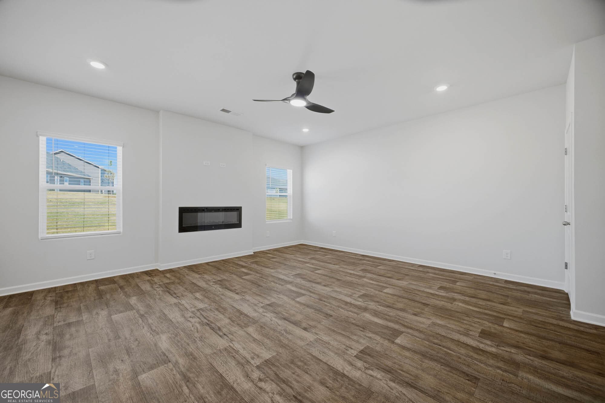 4 bedroom, 2.5 bathroom, 2,000 sq ft single family residence for sale at 305 Rusty Plow Lane 13, Perry, GA 31069 — photo 6