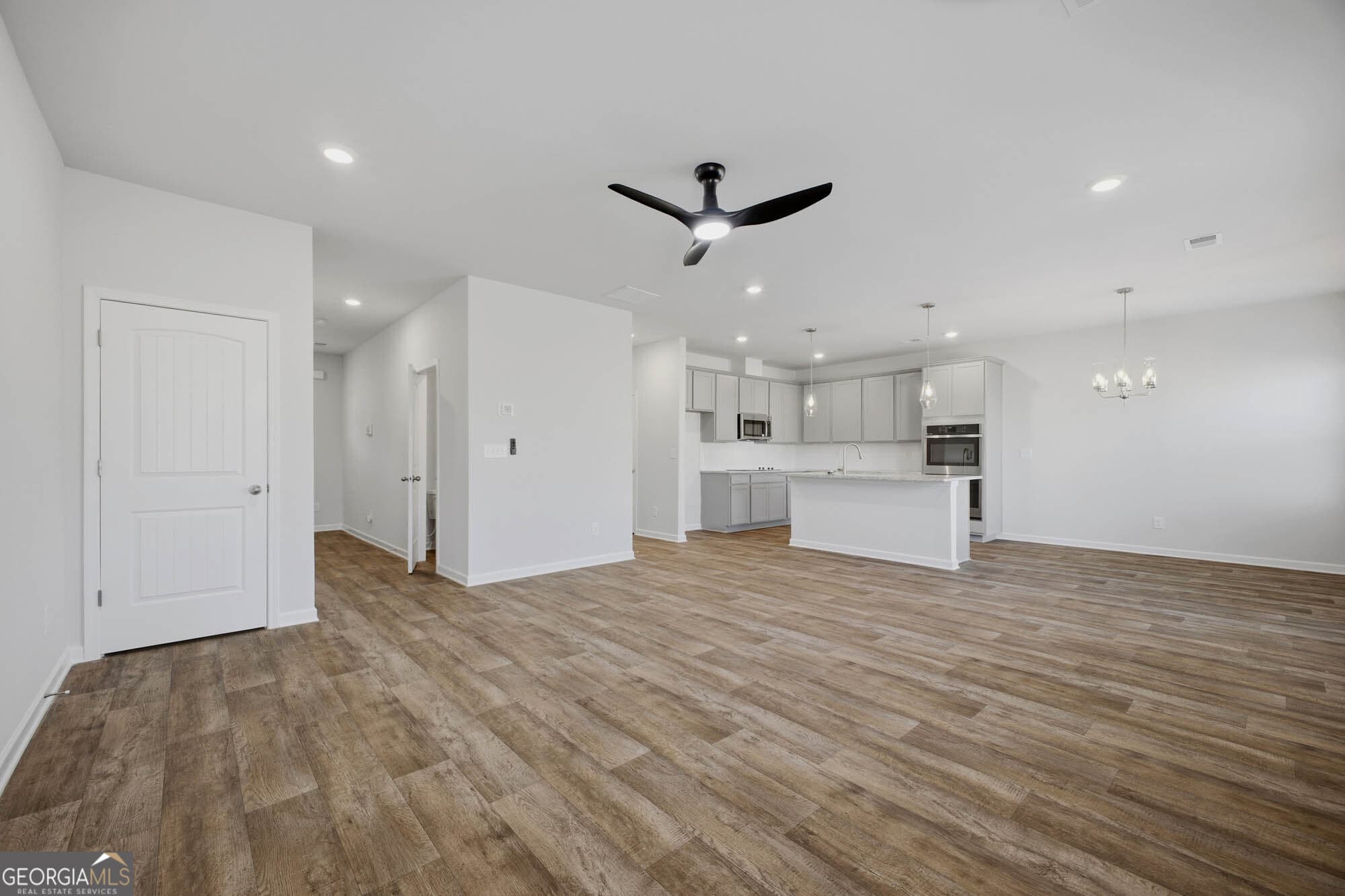 4 bedroom, 2.5 bathroom, 2,000 sq ft single family residence for sale at 305 Rusty Plow Lane 13, Perry, GA 31069 — photo 7