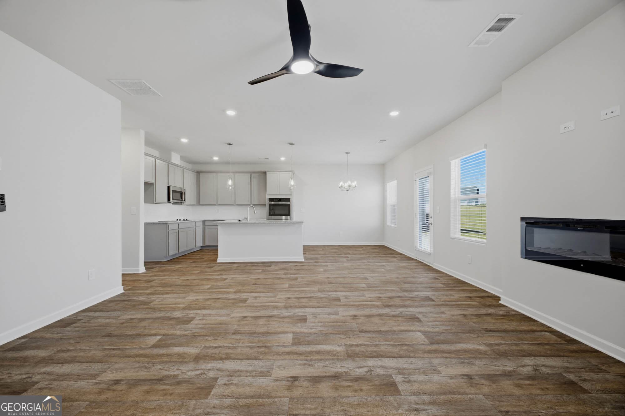 4 bedroom, 2.5 bathroom, 2,000 sq ft single family residence for sale at 305 Rusty Plow Lane 13, Perry, GA 31069 — photo 5