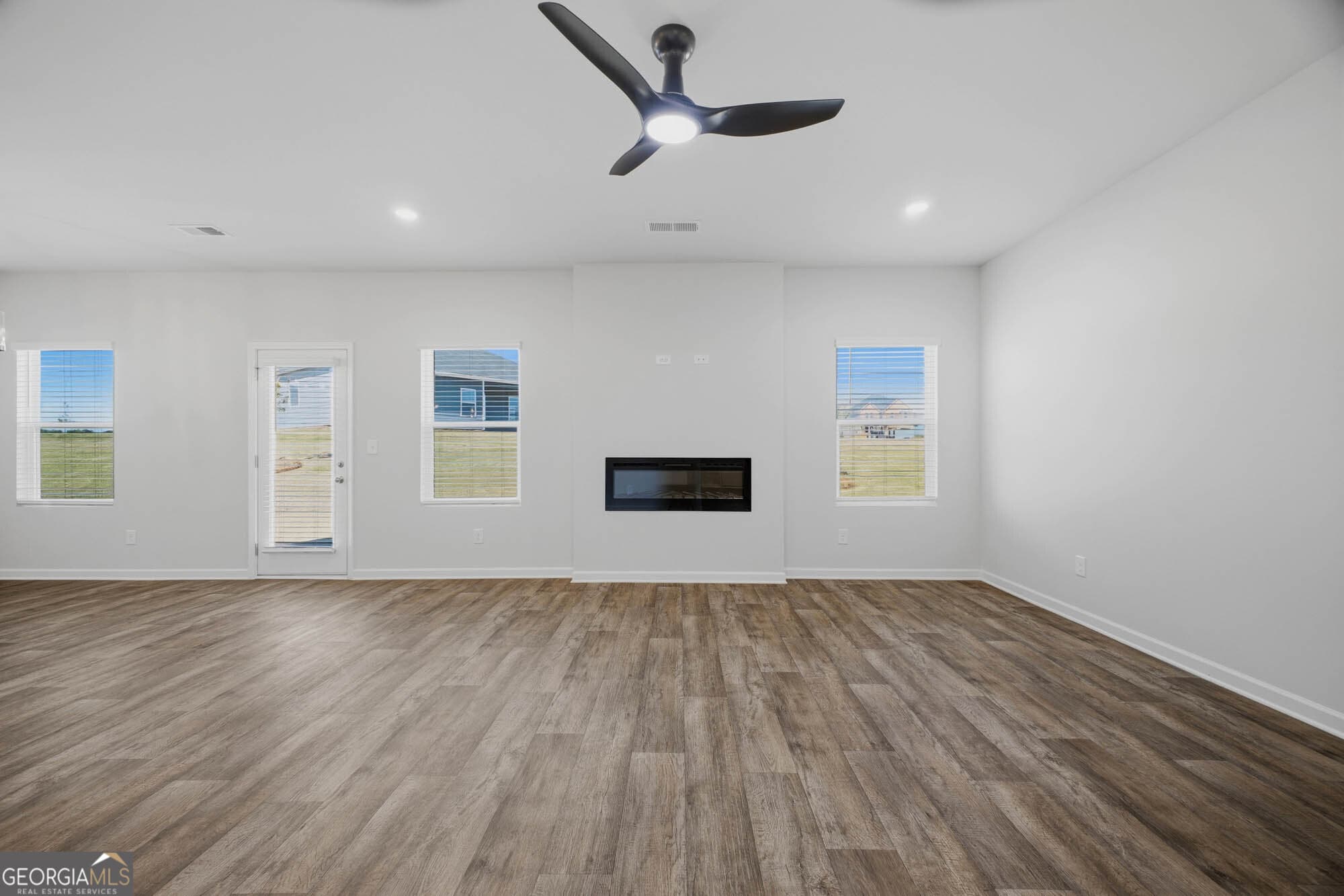 4 bedroom, 2.5 bathroom, 2,000 sq ft single family residence for sale at 305 Rusty Plow Lane 13, Perry, GA 31069 — photo 4