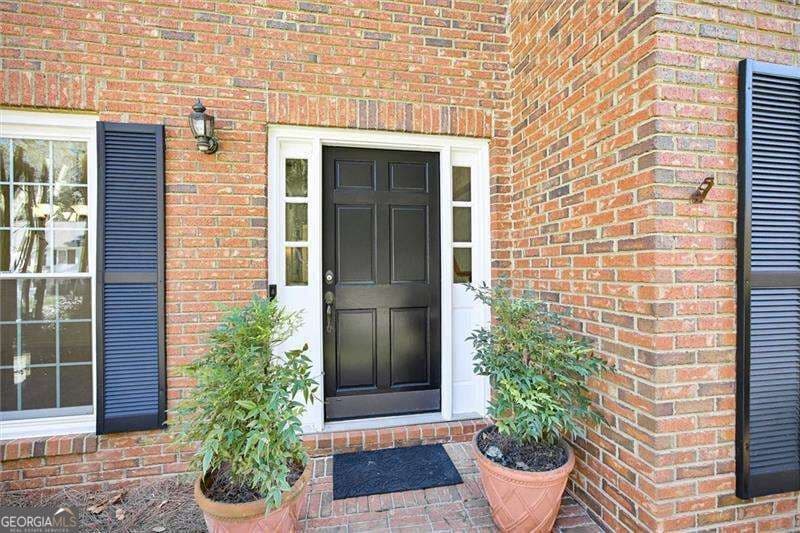 4 bedroom, 2.5 bathroom, 2,152 sq ft single family residence for sale at 5214 Michaels Way, Woodstock, GA 30188 — photo 4