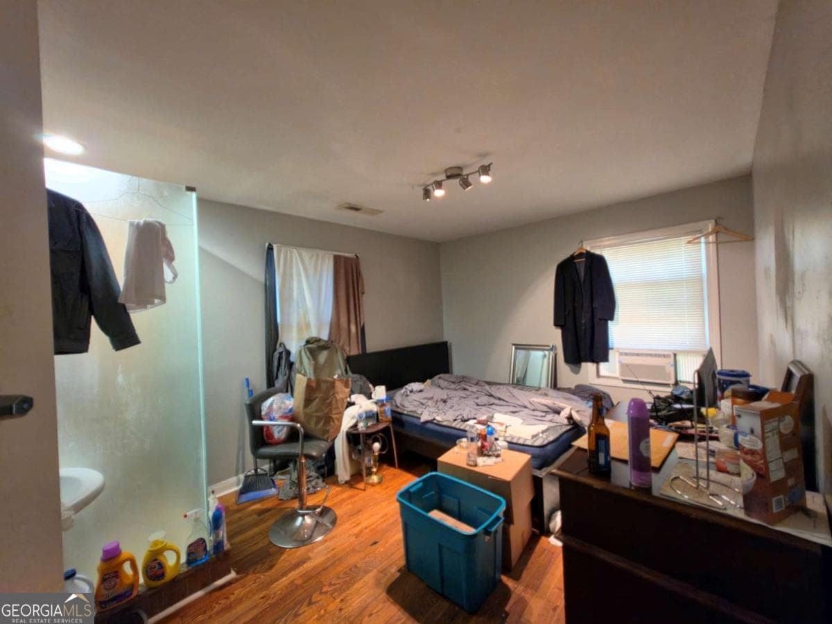 3 bedroom, 2 bathroom, 912 sq ft single family residence for sale at 846 Haven Street, Atlanta, GA 30315 — photo 5