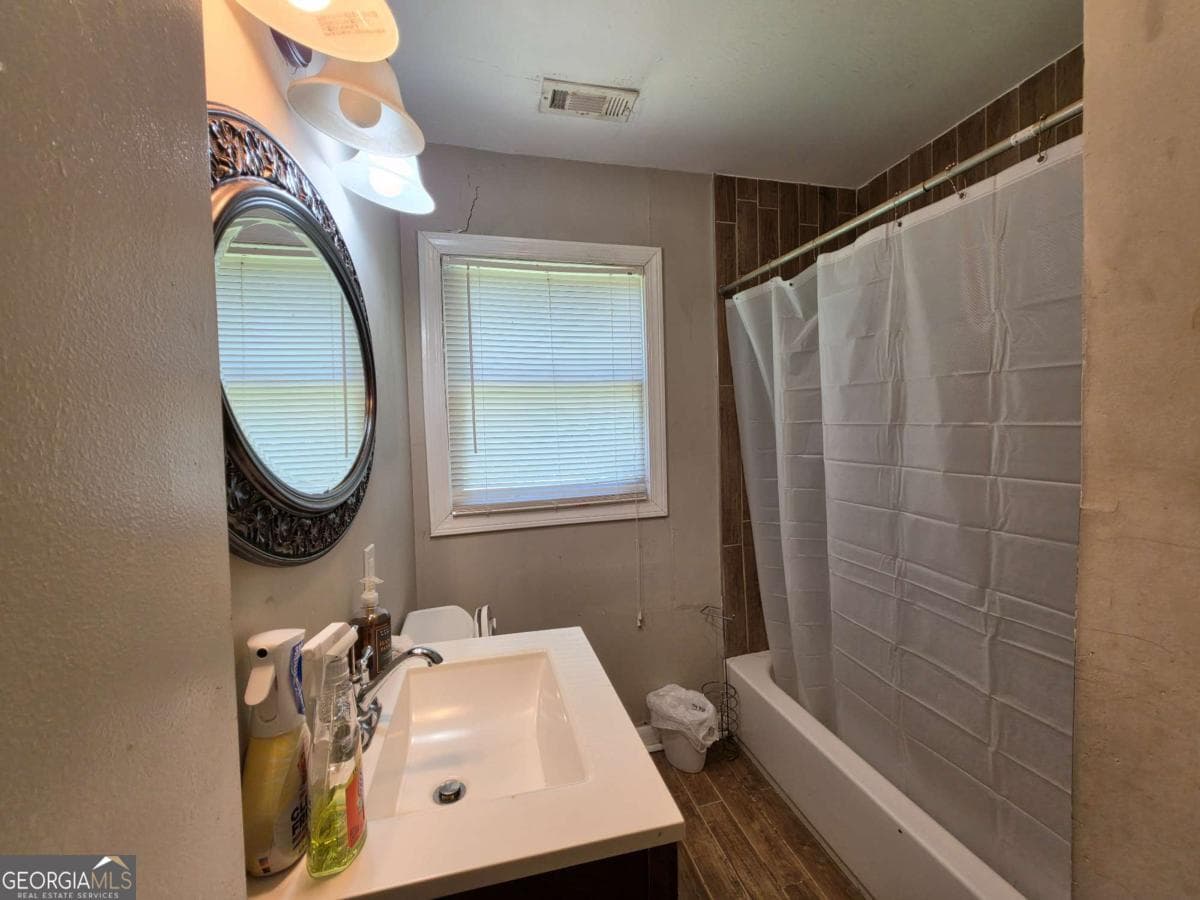 3 bedroom, 2 bathroom, 912 sq ft single family residence for sale at 846 Haven Street, Atlanta, GA 30315 — photo 4