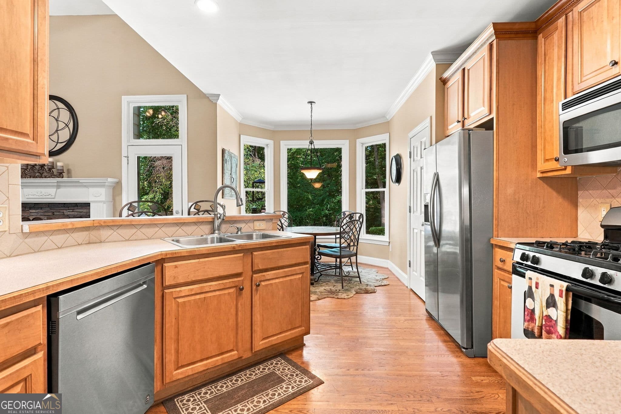 6 bedroom, 4 bathroom, 4,205 sq ft single family residence for sale at 7930 Willow Point, Gainesville, GA 30506 — photo 7
