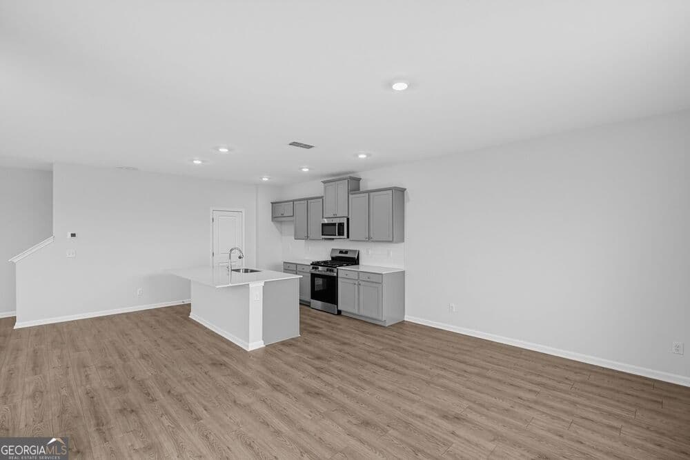 5 bedroom, 3 bathroom, 2,598 sq ft single family residence for sale at 212 Groveton Court, Euharlee, GA 30145 — photo 9