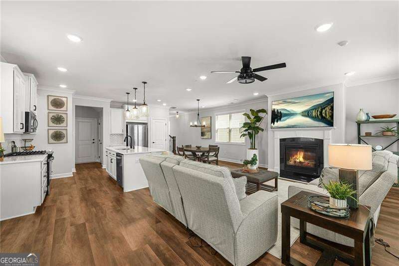 3 bedroom, 2.5 bathroom, 2,200 sq ft single family residence for sale at 3747 Silvery Way, Powder Springs, GA 30127 — photo 10