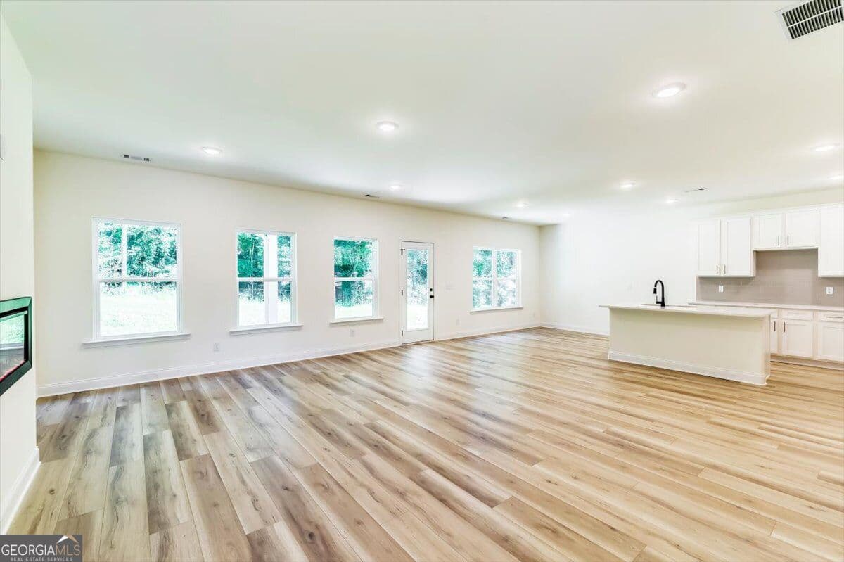 3 bedroom, 2.5 bathroom, 1,966 sq ft single family residence for sale at 427 Windy Lane, Jonesboro, GA 30238 — photo 3