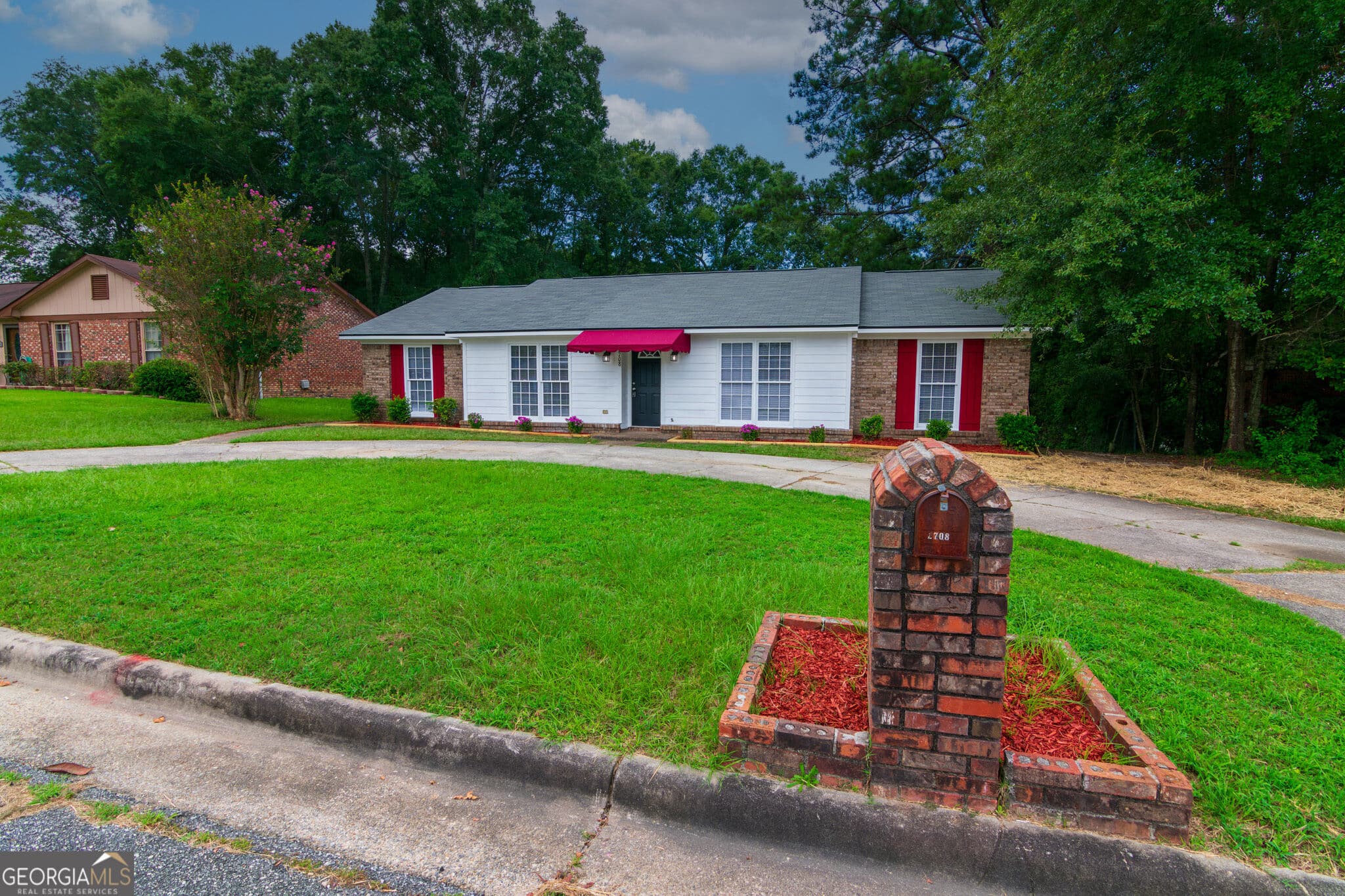 3 bedroom, 2 bathroom single family residence under contract at 2708 Skylake Drive, Columbus, GA 31907 — photo 2
