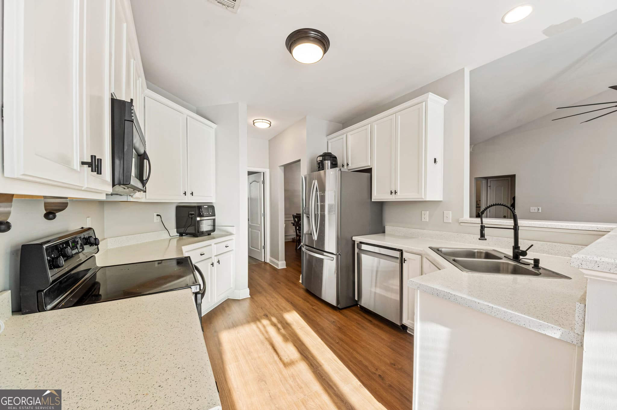 3 bedroom, 2 bathroom, 1,781 sq ft single family residence for sale at 115 Linda Street, Colbert, GA 30628 — photo 9