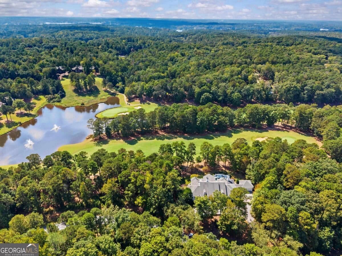 4 bedroom, 5.5 bathroom, 8,214 sq ft single family residence for sale at 1010 Callahans Ridge, Greensboro, GA 30642 — photo 5