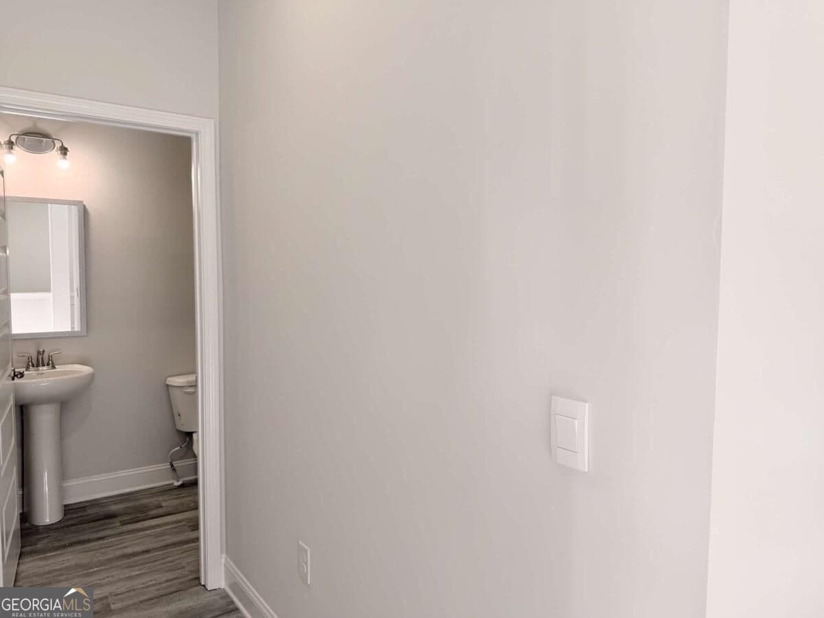 6 bedroom, 4.5 bathroom, 3,681 sq ft single family residence for sale at 442 Magnolia Grove Place, Cornelia, GA 30531 — photo 5