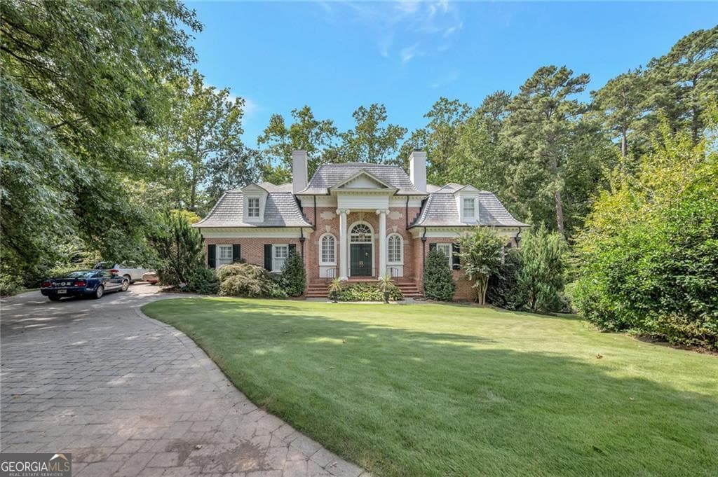 6 bedroom, 5.5 bathroom, 7,026 sq ft single family residence for sale at 3184 Andrews Court, Atlanta, GA 30305 — photo 2