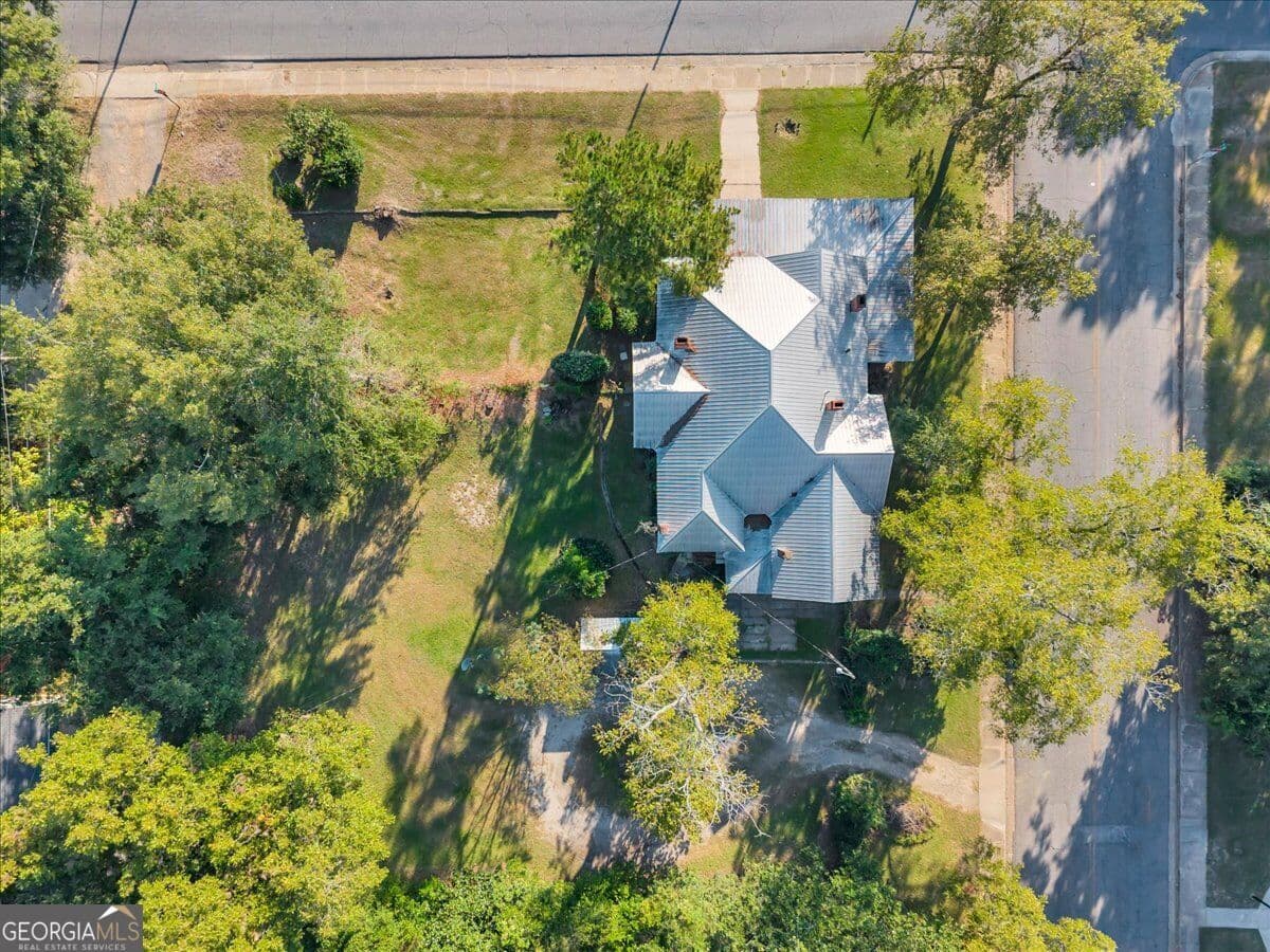3 bedroom, 2 bathroom, 2,188 sq ft single family residence for sale at 412 S 3rd Street, Cordele, GA 31015 — photo 7