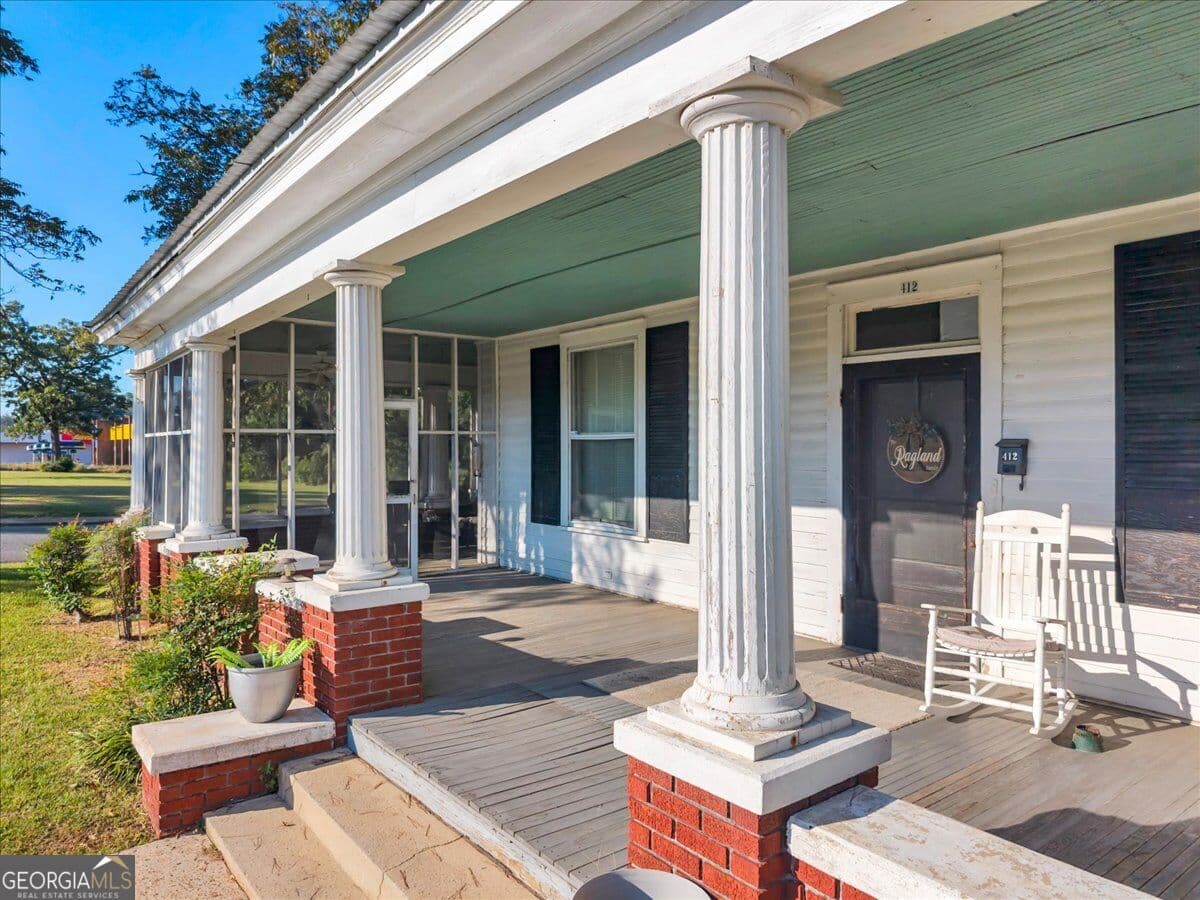 3 bedroom, 2 bathroom, 2,188 sq ft single family residence for sale at 412 S 3rd Street, Cordele, GA 31015 — photo 4