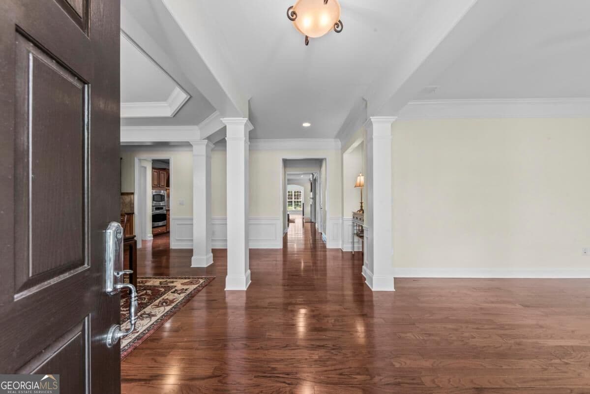 3 bedroom, 3.5 bathroom, 2,900 sq ft single family residence for sale at 1000 Water Front Road, Greensboro, GA 30642 — photo 3