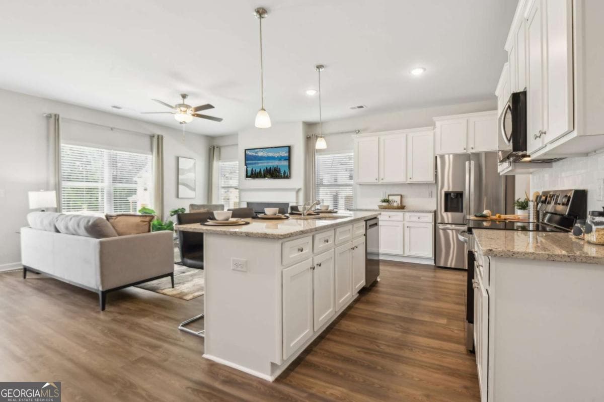 3 bedroom, 2.5 bathroom townhouse for sale at 6424 Towhee Way, Morrow, GA 30260 — photo 9
