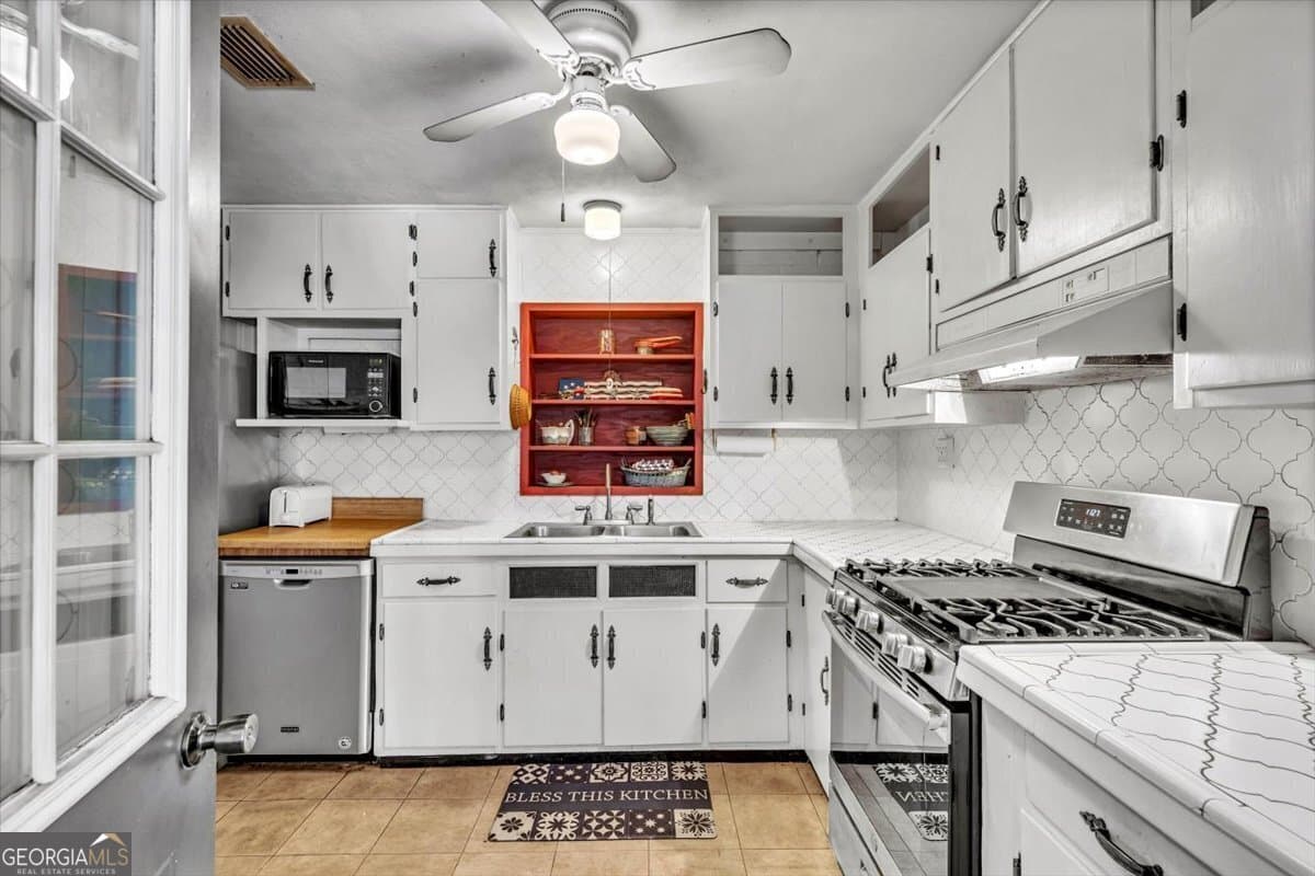 3 bedroom, 2 bathroom, 1,456 sq ft single family residence for sale at 523 Hickory Bluff Drive, Waverly, GA 31565 — photo 3