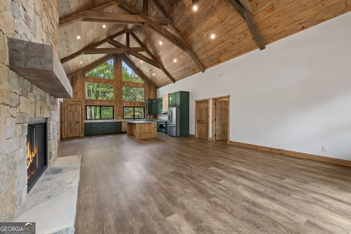 4 bedroom, 6.5 bathroom, 3,680 sq ft cabin,single family residence for sale at 164 Brook Lane, Mineral Bluff, GA 30559 — photo 6