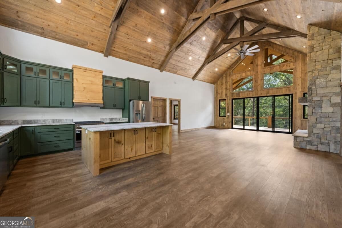 4 bedroom, 6.5 bathroom, 3,680 sq ft cabin,single family residence for sale at 164 Brook Lane, Mineral Bluff, GA 30559 — photo 7