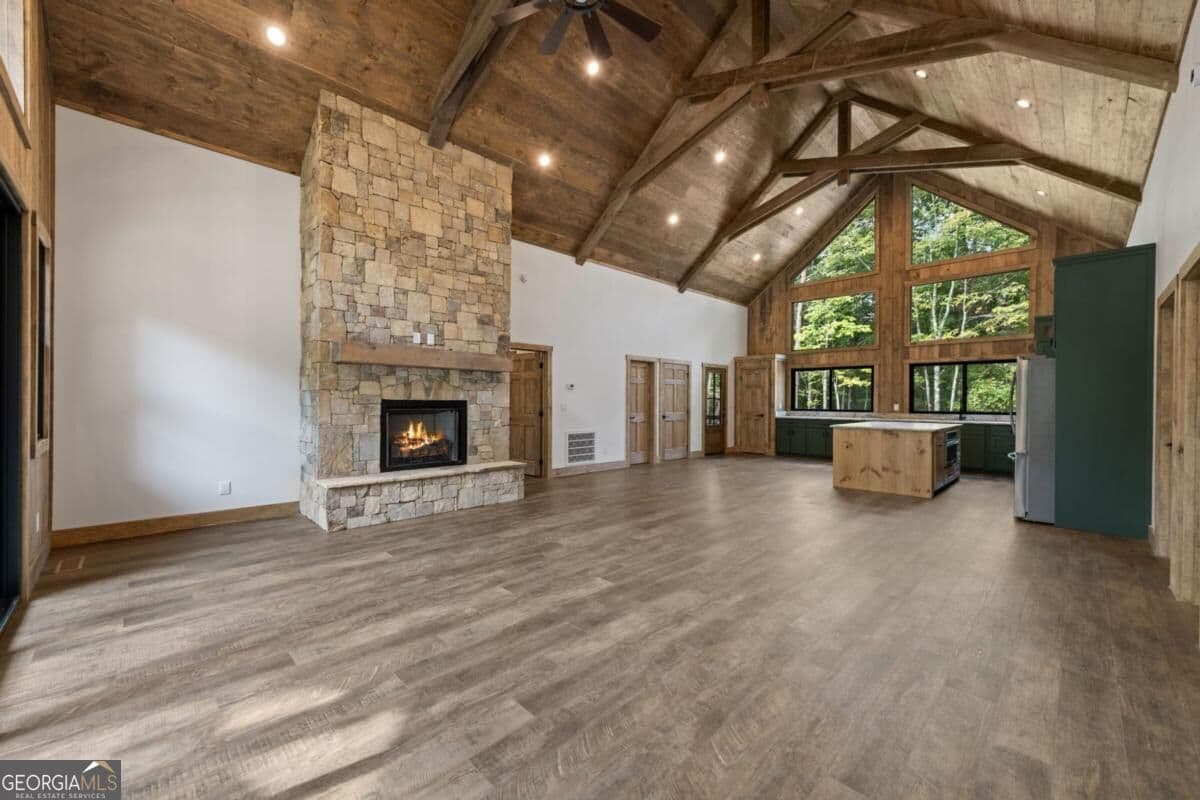4 bedroom, 6.5 bathroom, 3,680 sq ft cabin,single family residence for sale at 164 Brook Lane, Mineral Bluff, GA 30559 — photo 4