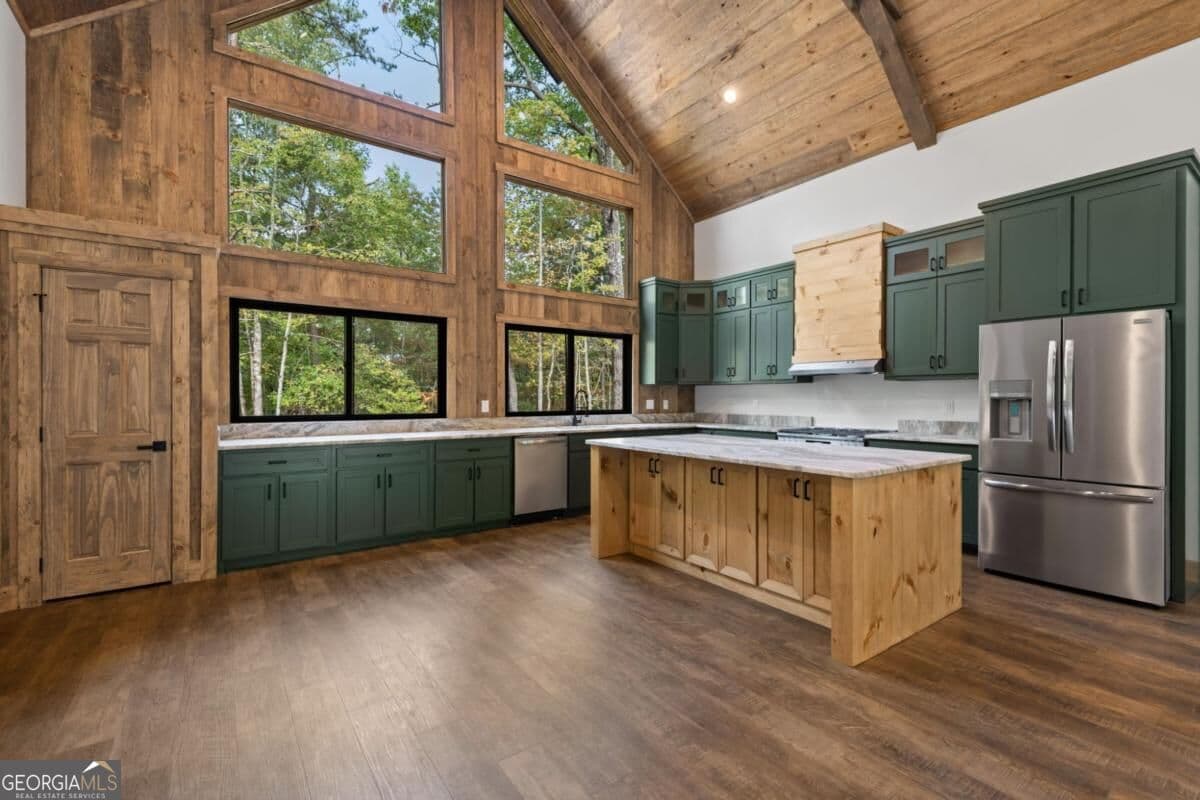 4 bedroom, 6.5 bathroom, 3,680 sq ft cabin,single family residence for sale at 164 Brook Lane, Mineral Bluff, GA 30559 — photo 8
