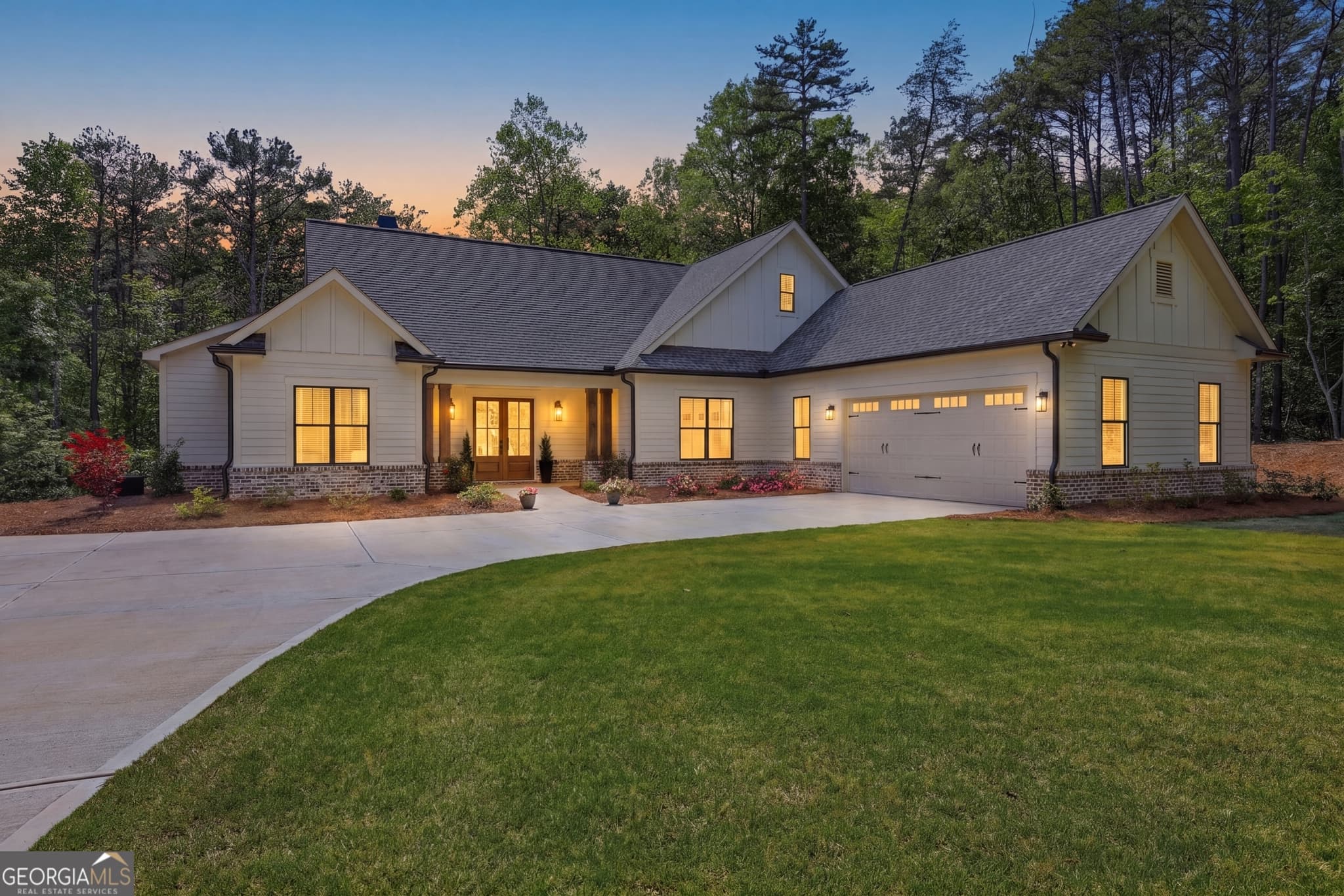 3 bedroom, 3.5 bathroom, 2,710 sq ft single family residence sold at 316 Glazenwood Drive, Clarkesville, GA 30523