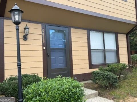 3 bedroom, 2.5 bathroom, 1,320 sq ft condominium for rent at 5650 So. Monte Vista, Atlanta, GA 30331 for $1,550 a month — photo 2