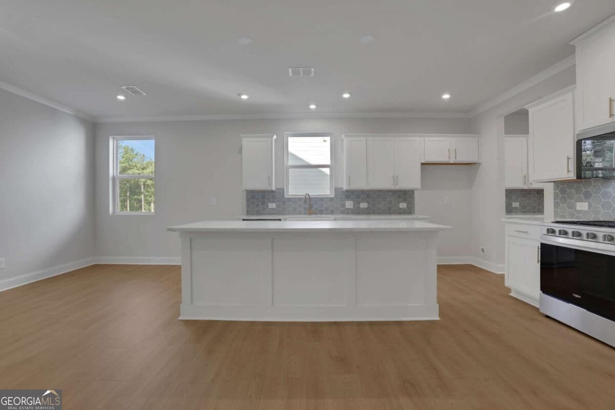 5 bedroom, 3 bathroom, 2,953 sq ft single family residence for sale at 167 Henley Street, Canton, GA 30114 — photo 2