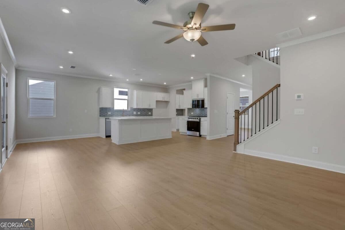 5 bedroom, 3 bathroom, 2,953 sq ft single family residence for sale at 167 Henley Street, Canton, GA 30114 — photo 9