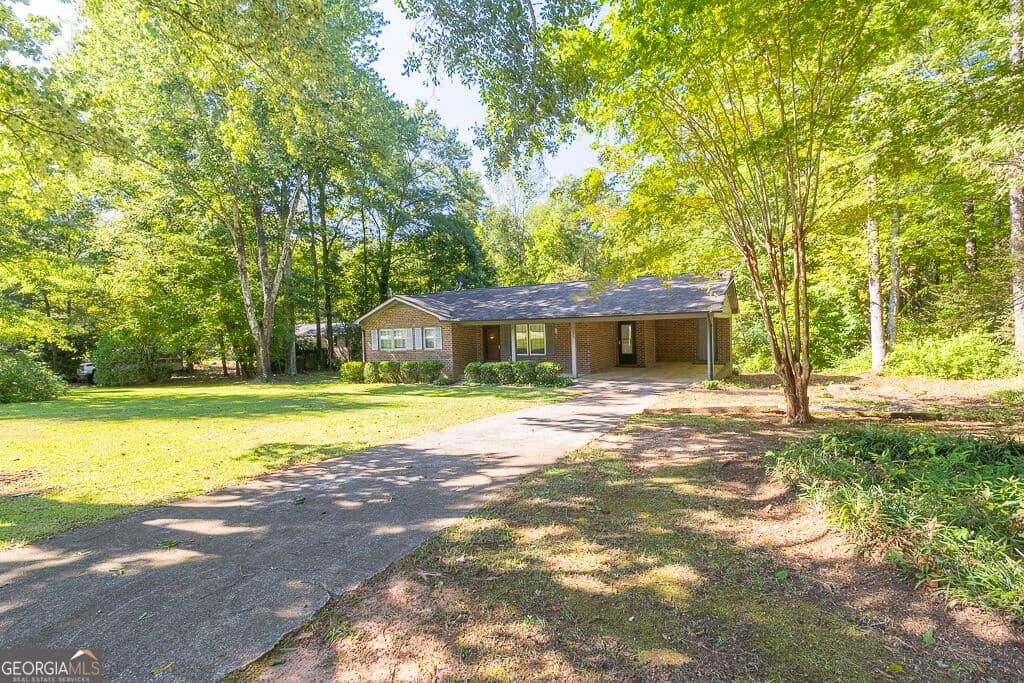 2 bedroom, 1.5 bathroom, 1,080 sq ft single family residence for sale at 880 Smithonia Road, Winterville, GA 30683 — photo 3