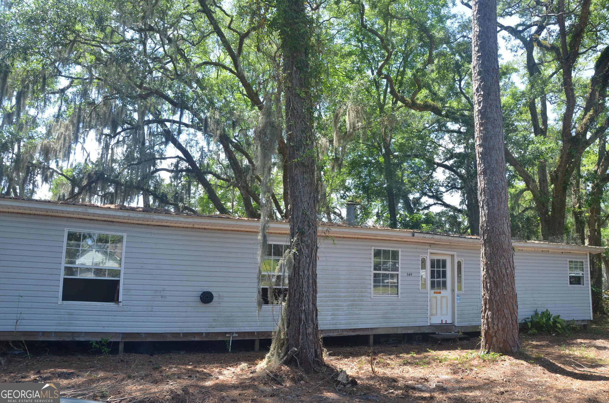 3 bedroom, 2 bathroom, 720 sq ft manufactured home,single family residence for sale at 569 Crooked River Drive, Woodbine, GA 31569