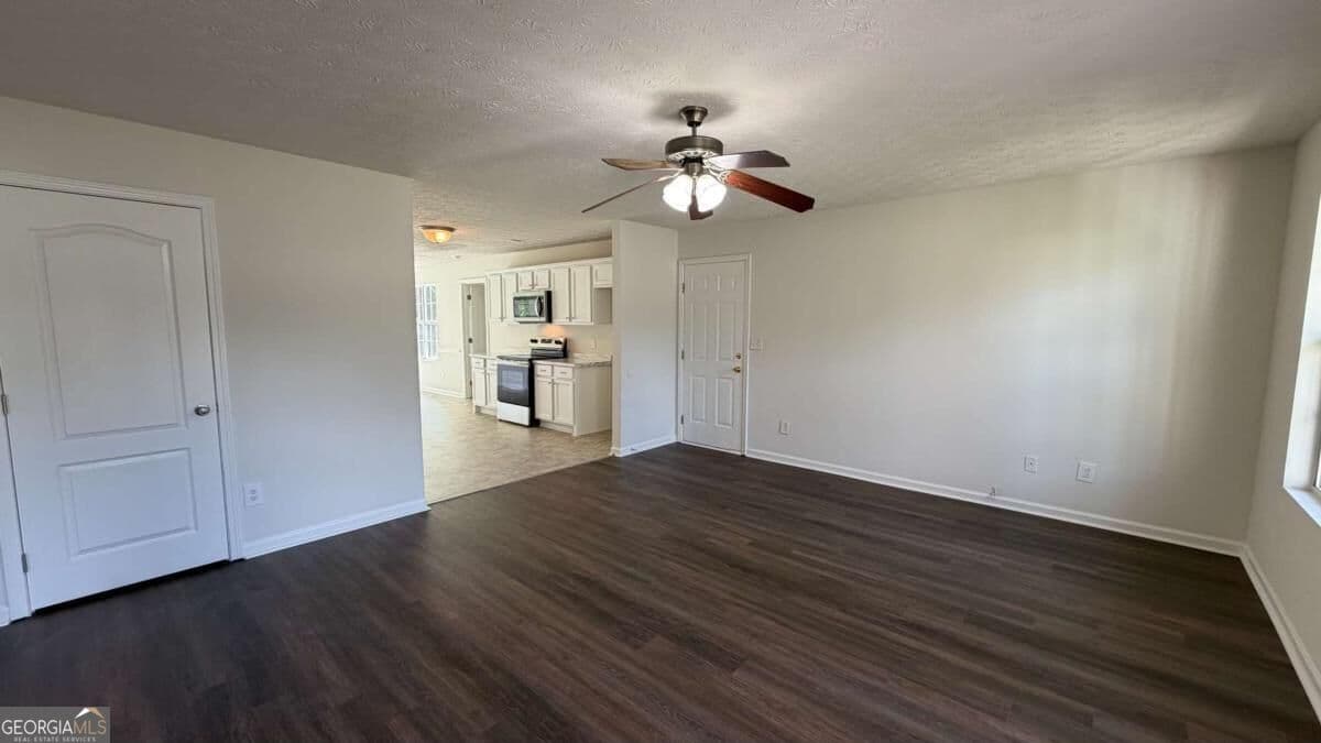 3 bedroom, 2 bathroom, 1,573 sq ft single family residence for sale at 114 Beaty Court, Flovilla, GA 30216 — photo 3