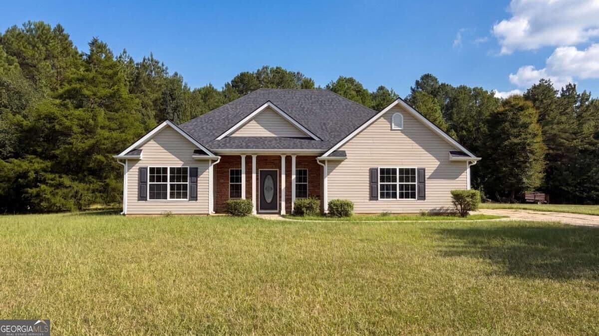 3 bedroom, 2 bathroom, 1,573 sq ft single family residence for sale at 114 Beaty Court, Flovilla, GA 30216