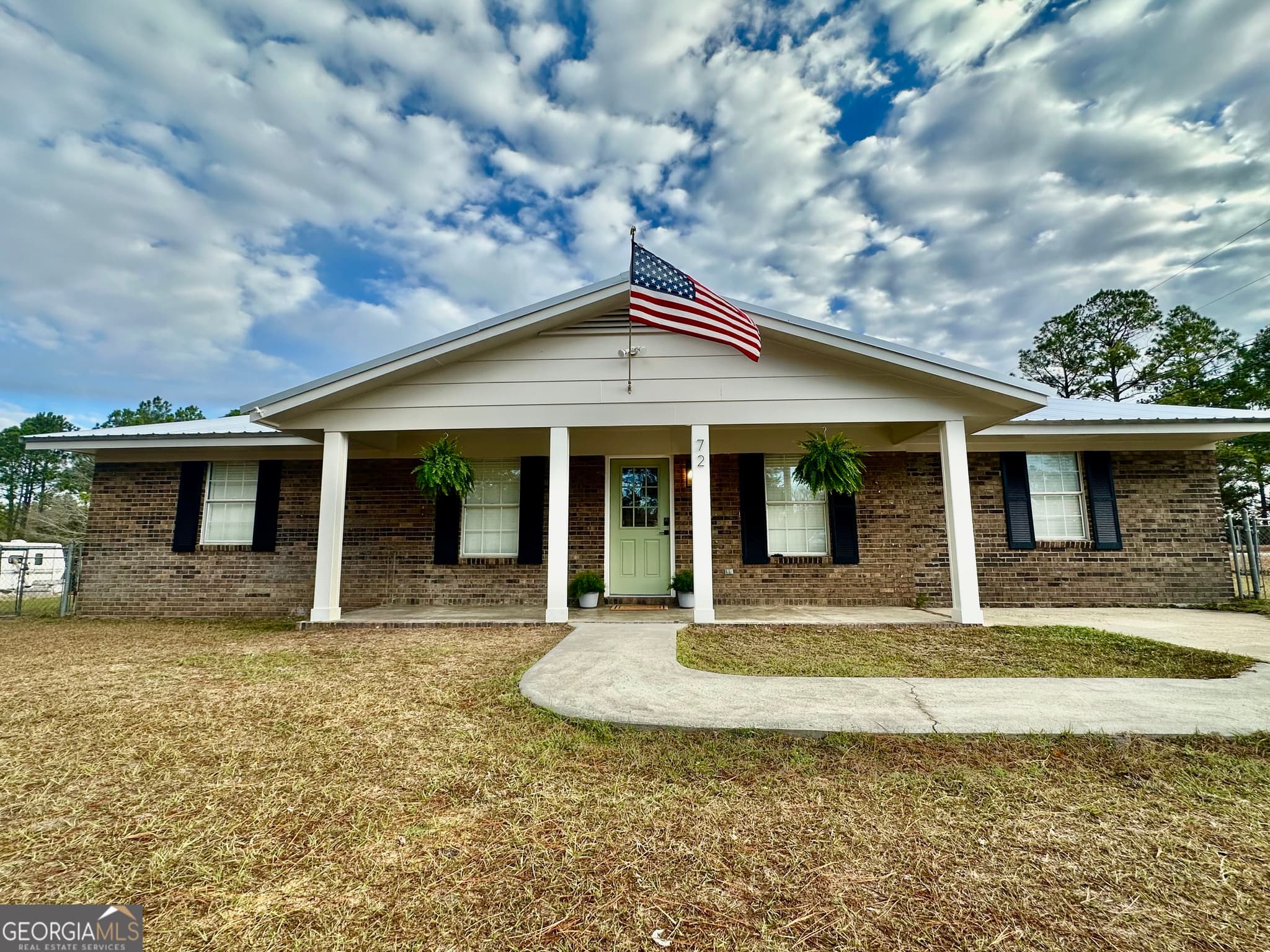 4 bedroom, 2 bathroom, 1,631 sq ft single family residence for sale at 72 W Tenth Street, Mcrae-Helena, GA 31037 — photo 2