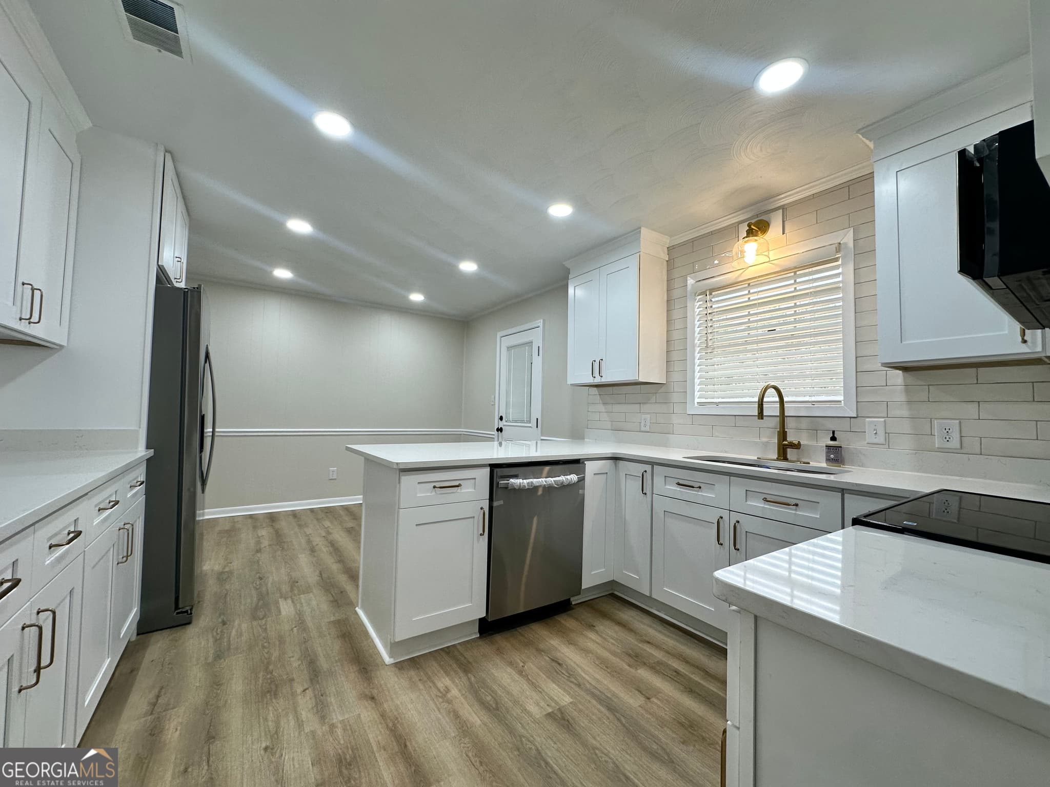 4 bedroom, 2 bathroom, 1,631 sq ft single family residence for sale at 72 W Tenth Street, Mcrae-Helena, GA 31037 — photo 7