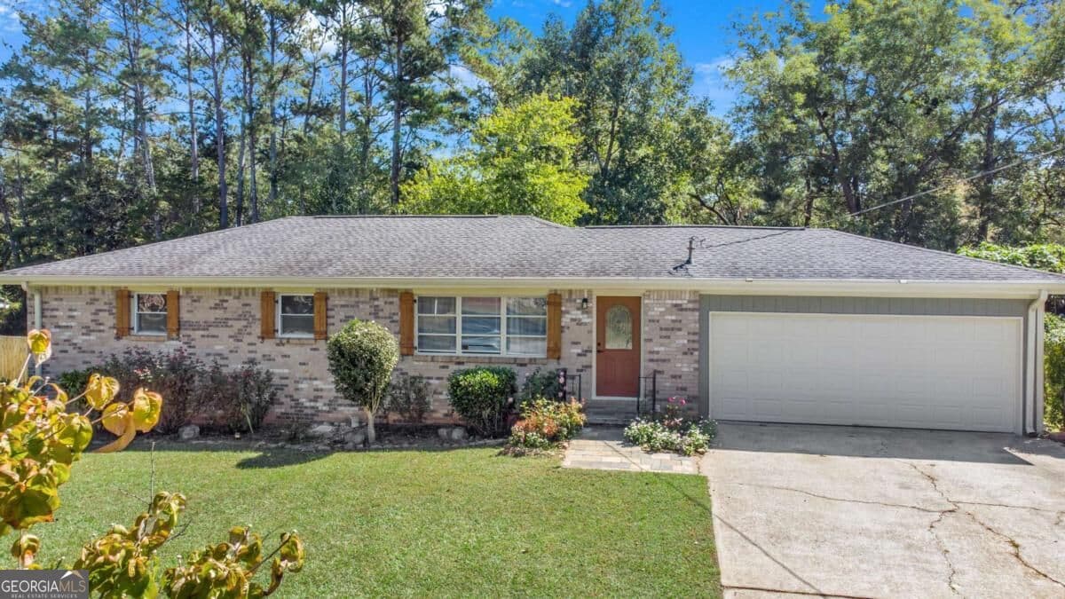 4 bedroom, 3 bathroom, 2,296 sq ft single family residence for sale at 2741 Elkhart Circle, Marietta, GA 30064 — photo 1 of 31