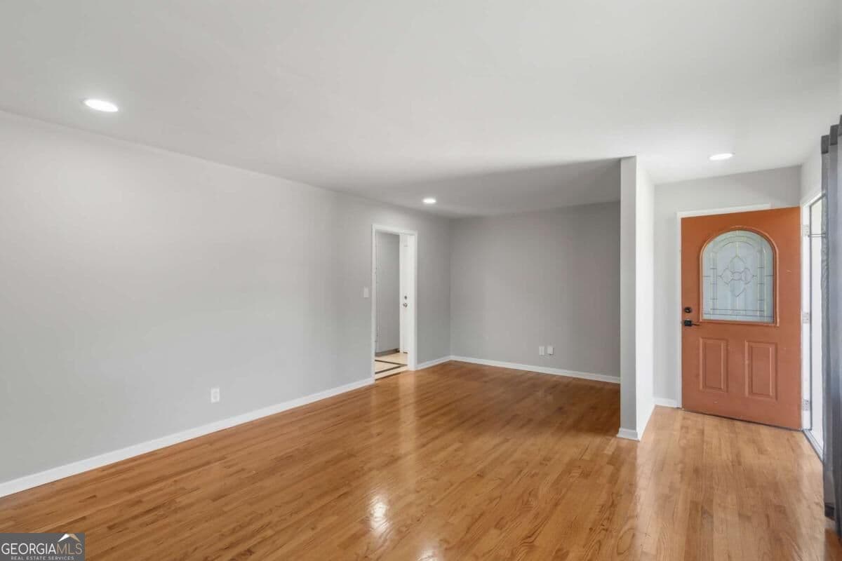 4 bedroom, 3 bathroom, 2,296 sq ft single family residence for sale at 2741 Elkhart Circle, Marietta, GA 30064 — photo 4