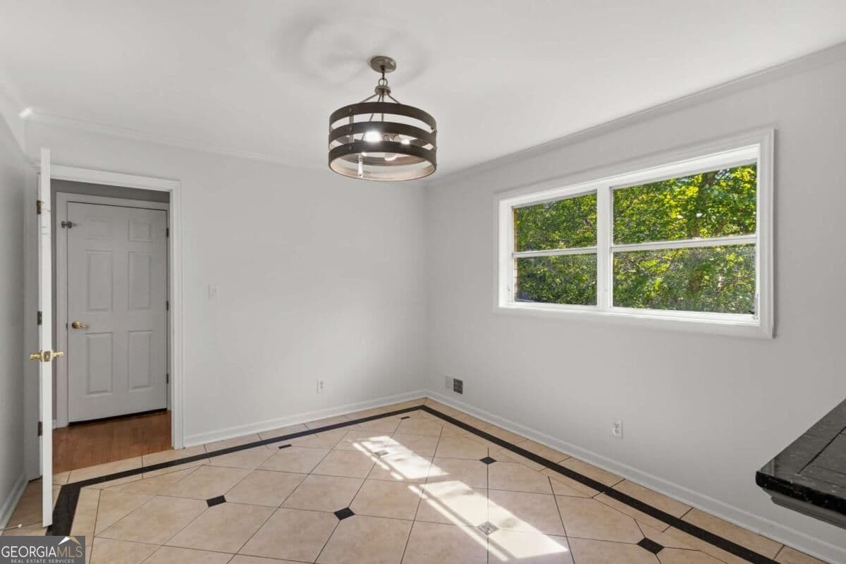 4 bedroom, 3 bathroom, 2,296 sq ft single family residence for sale at 2741 Elkhart Circle, Marietta, GA 30064 — photo 8