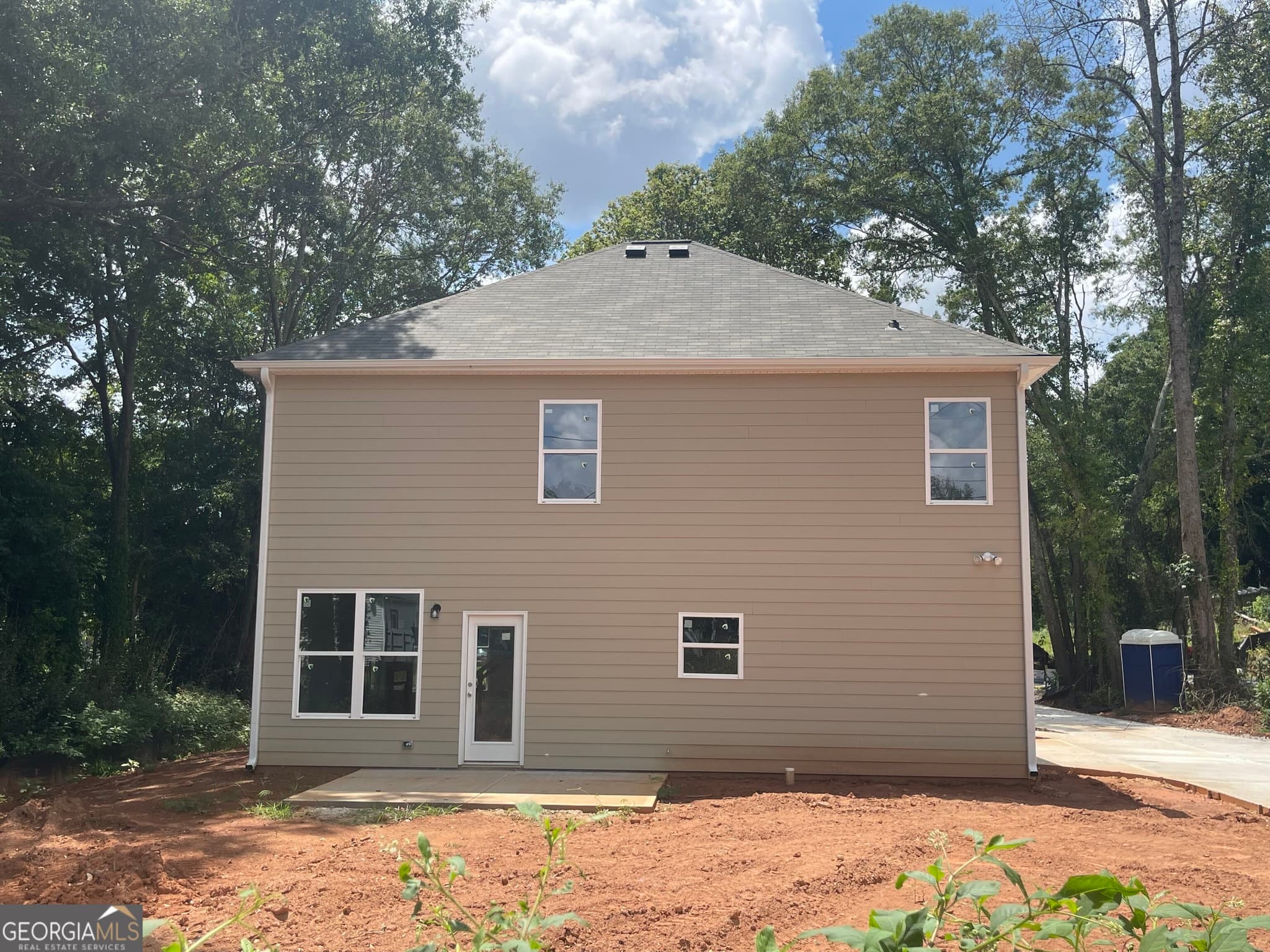 4 bedroom, 2.5 bathroom, 1,856 sq ft single family residence for sale at 11 E Reynolds Street, Newnan, GA 30263 — photo 7