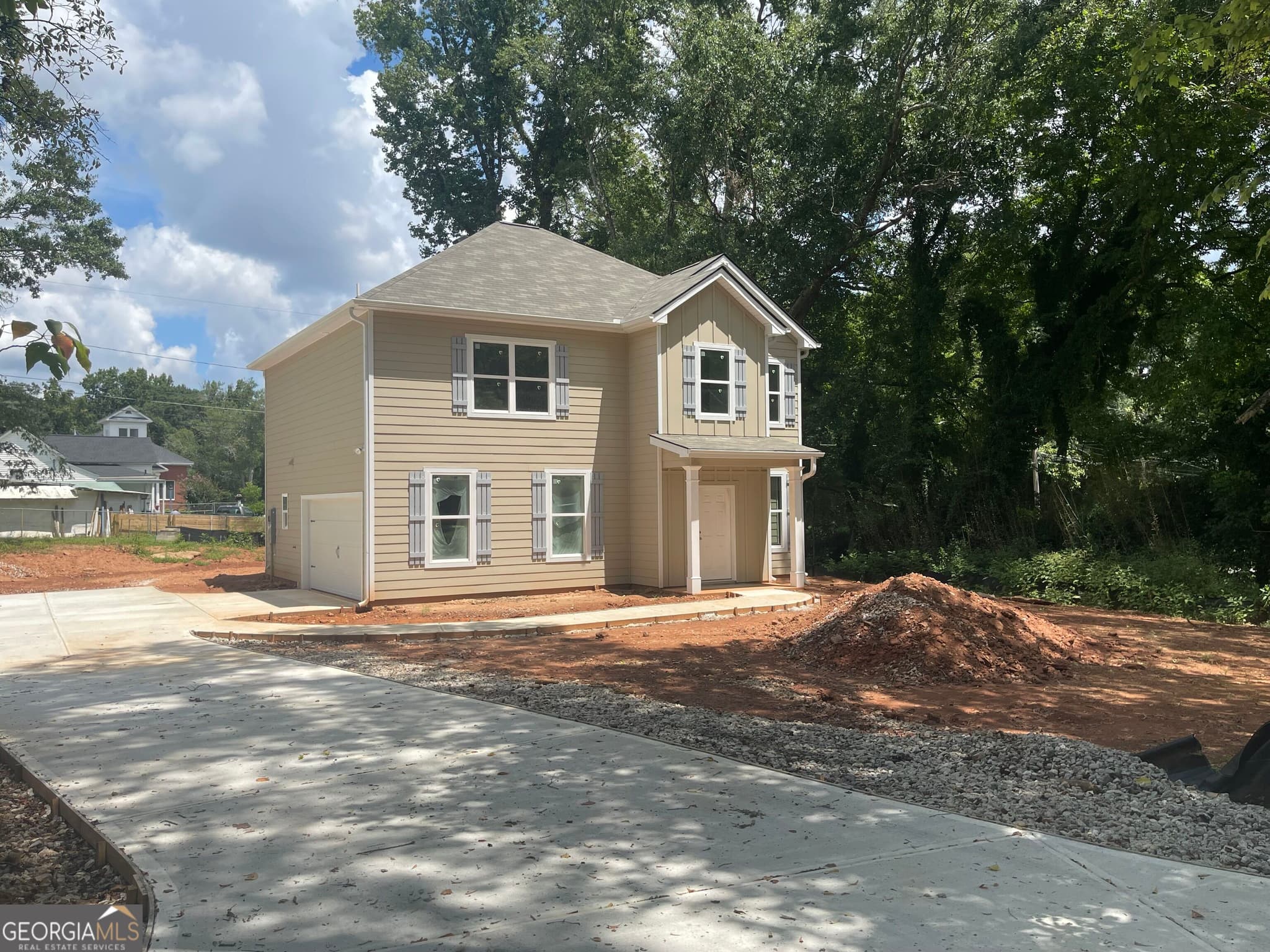 4 bedroom, 2.5 bathroom, 1,856 sq ft single family residence for sale at 11 E Reynolds Street, Newnan, GA 30263 — photo 5