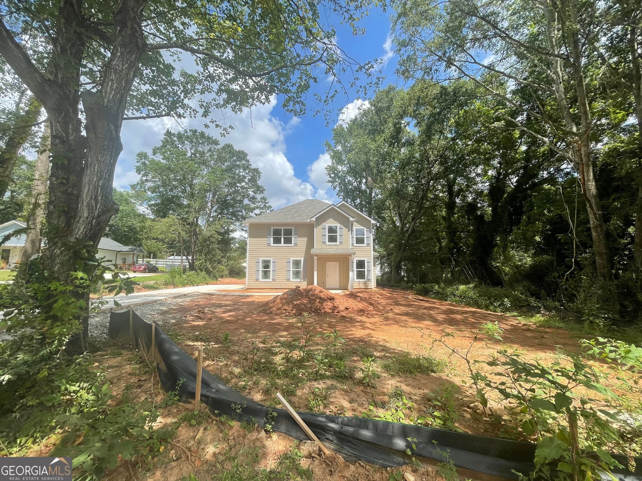 4 bedroom, 2.5 bathroom, 1,856 sq ft single family residence for sale at 11 E Reynolds Street, Newnan, GA 30263 — photo 4