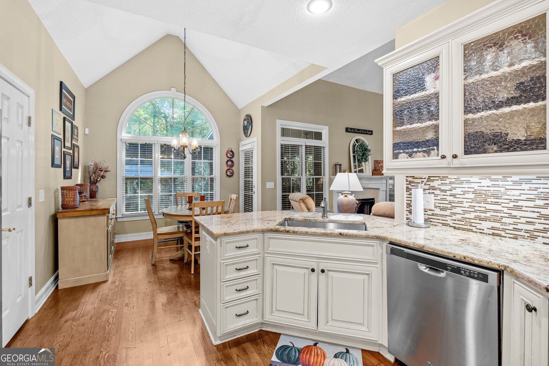 5 bedroom, 3 bathroom, 2,605 sq ft single family residence for sale at 104 Oak Mountain Parkway, Carrollton, GA 30116 — photo 6