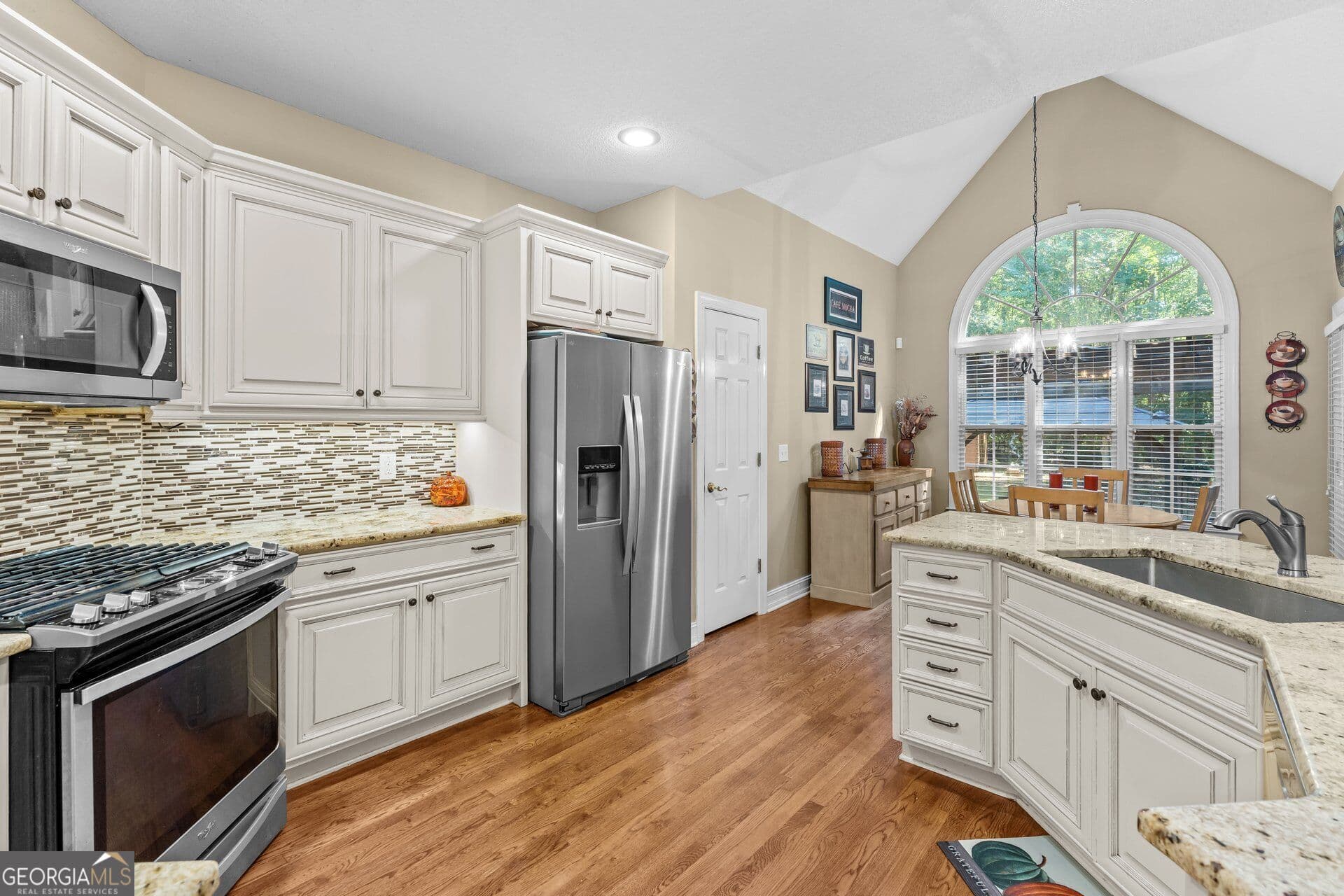 5 bedroom, 3 bathroom, 2,605 sq ft single family residence for sale at 104 Oak Mountain Parkway, Carrollton, GA 30116 — photo 5