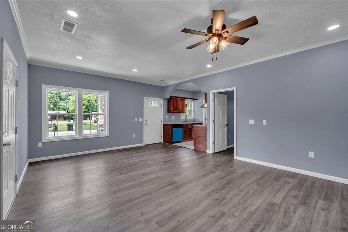 4 bedroom, 2 bathroom, 1,616 sq ft single family residence for sale at 104 Robinson Street, Byron, GA 31008 — photo 6