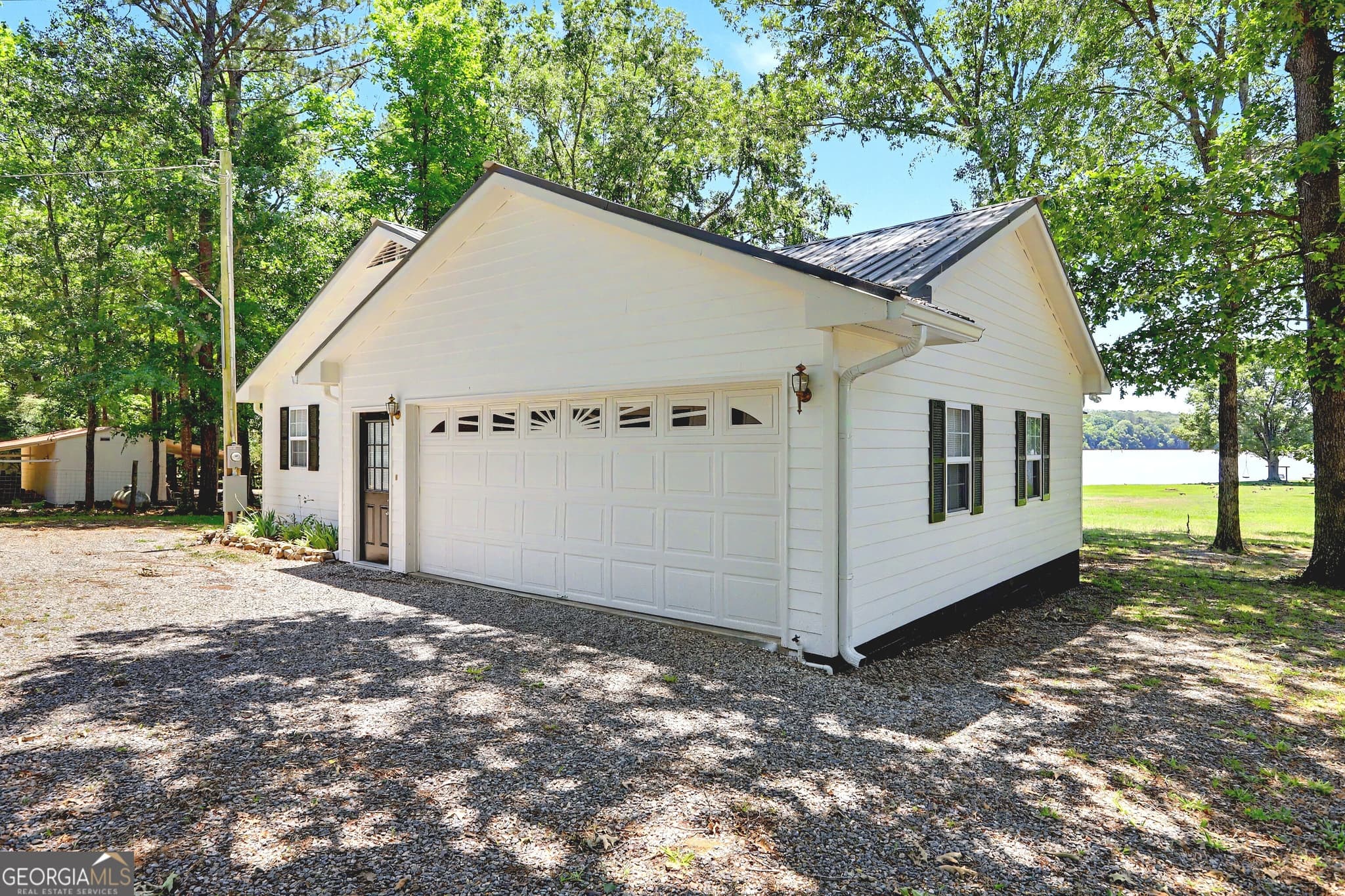 2 bedroom, 2 bathroom, 1,773 sq ft single family residence for sale at 1691 Arrowhead Road, Greensboro, GA 30642 — photo 6