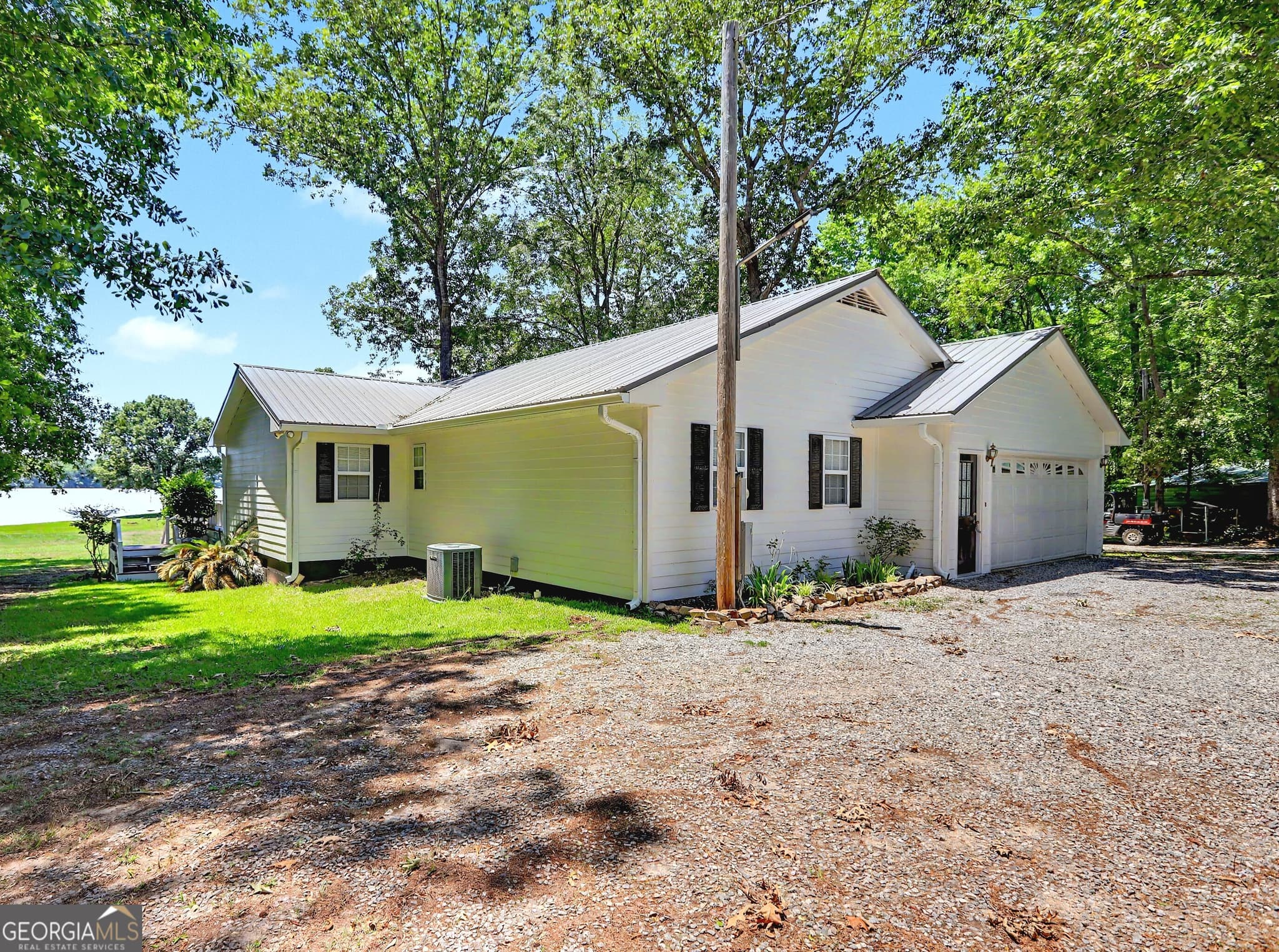 2 bedroom, 2 bathroom, 1,773 sq ft single family residence for sale at 1691 Arrowhead Road, Greensboro, GA 30642 — photo 4