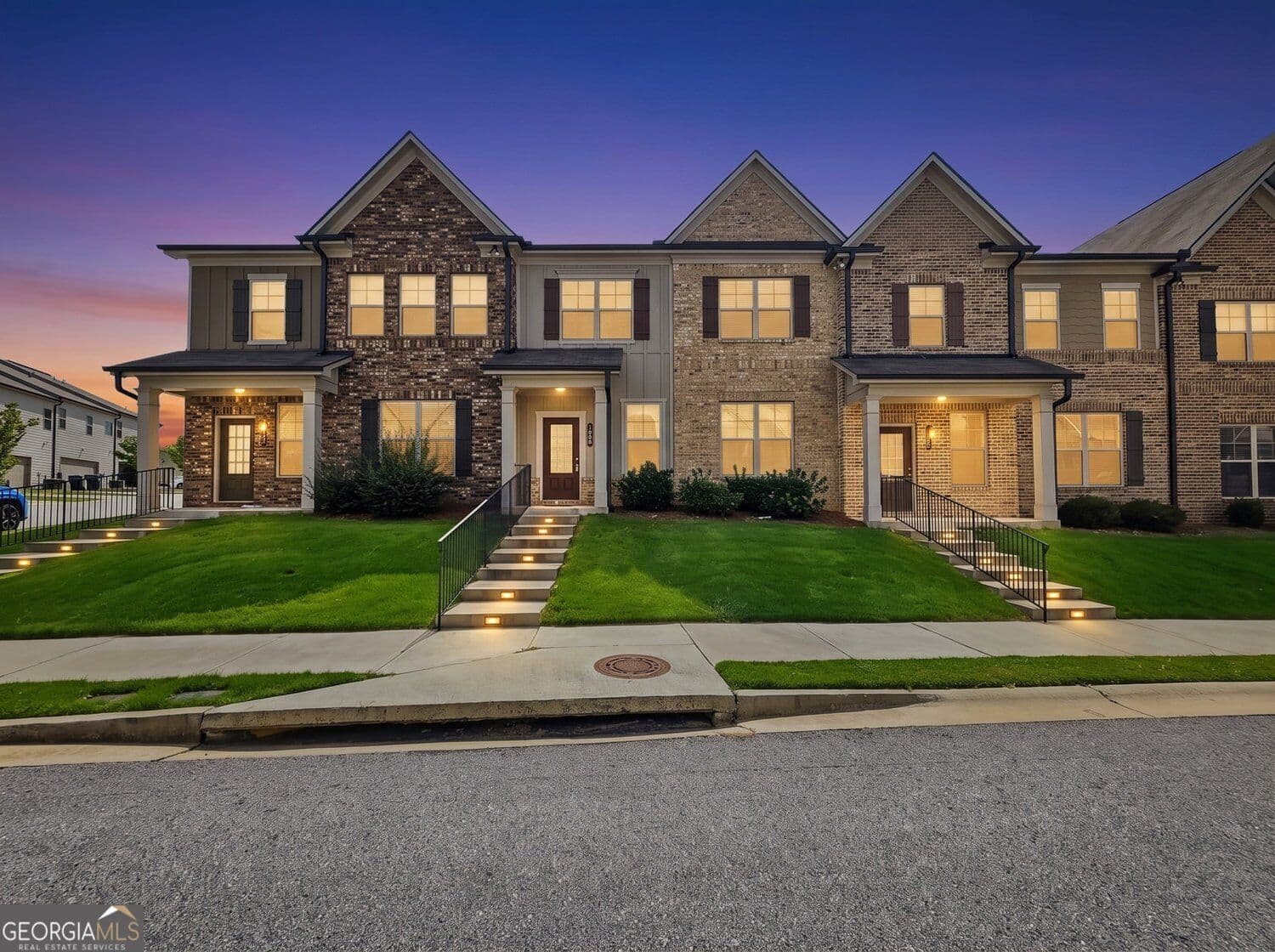 3 bedroom, 2.5 bathroom, 2,268 sq ft townhouse for sale at 2969 Weyhill Trail, Buford, GA 30519 — photo 10