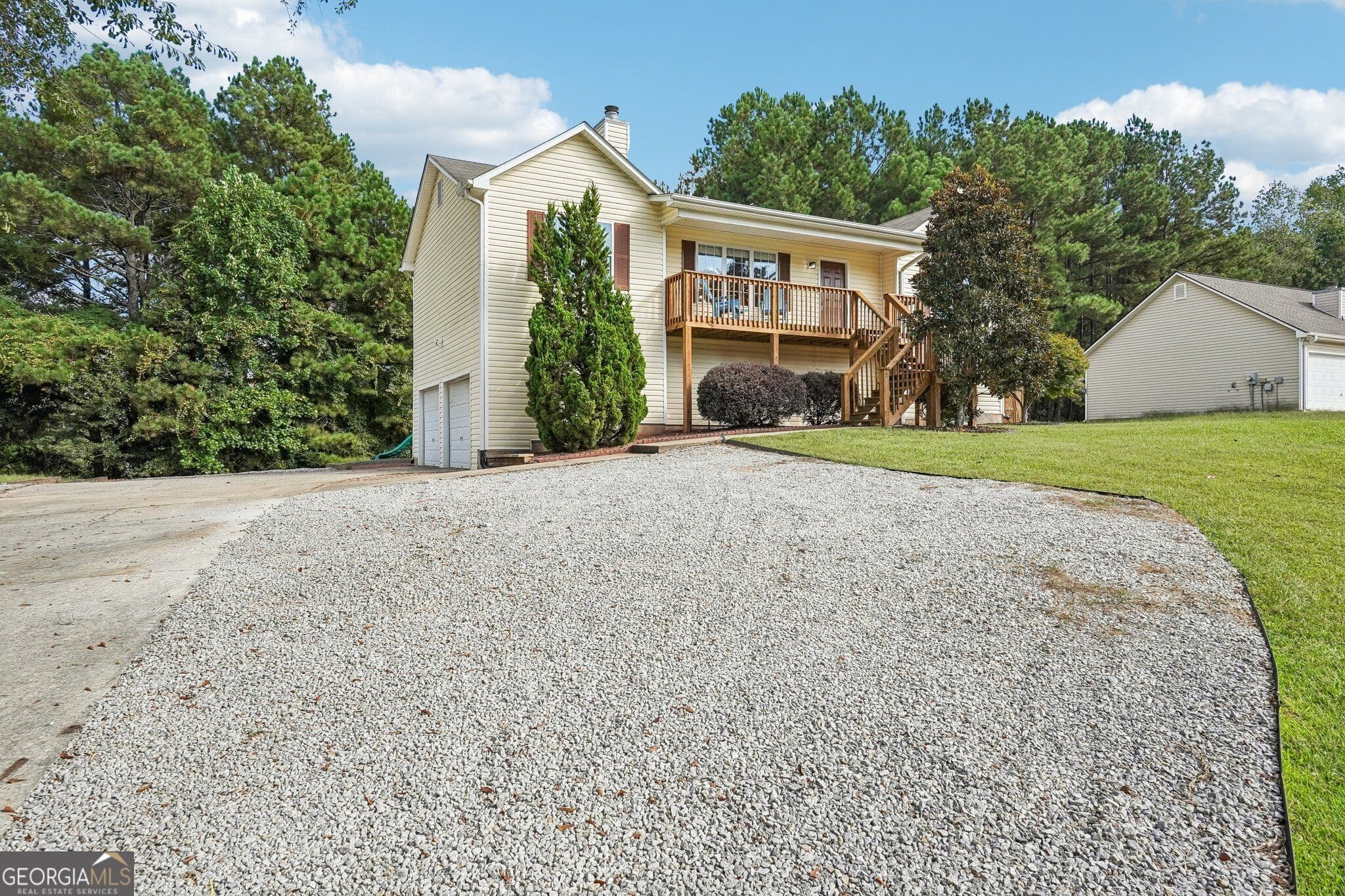 4 bedroom, 3 bathroom, 1,796 sq ft single family residence for sale at 202 White Pine Lane, Temple, GA 30179 — photo 2
