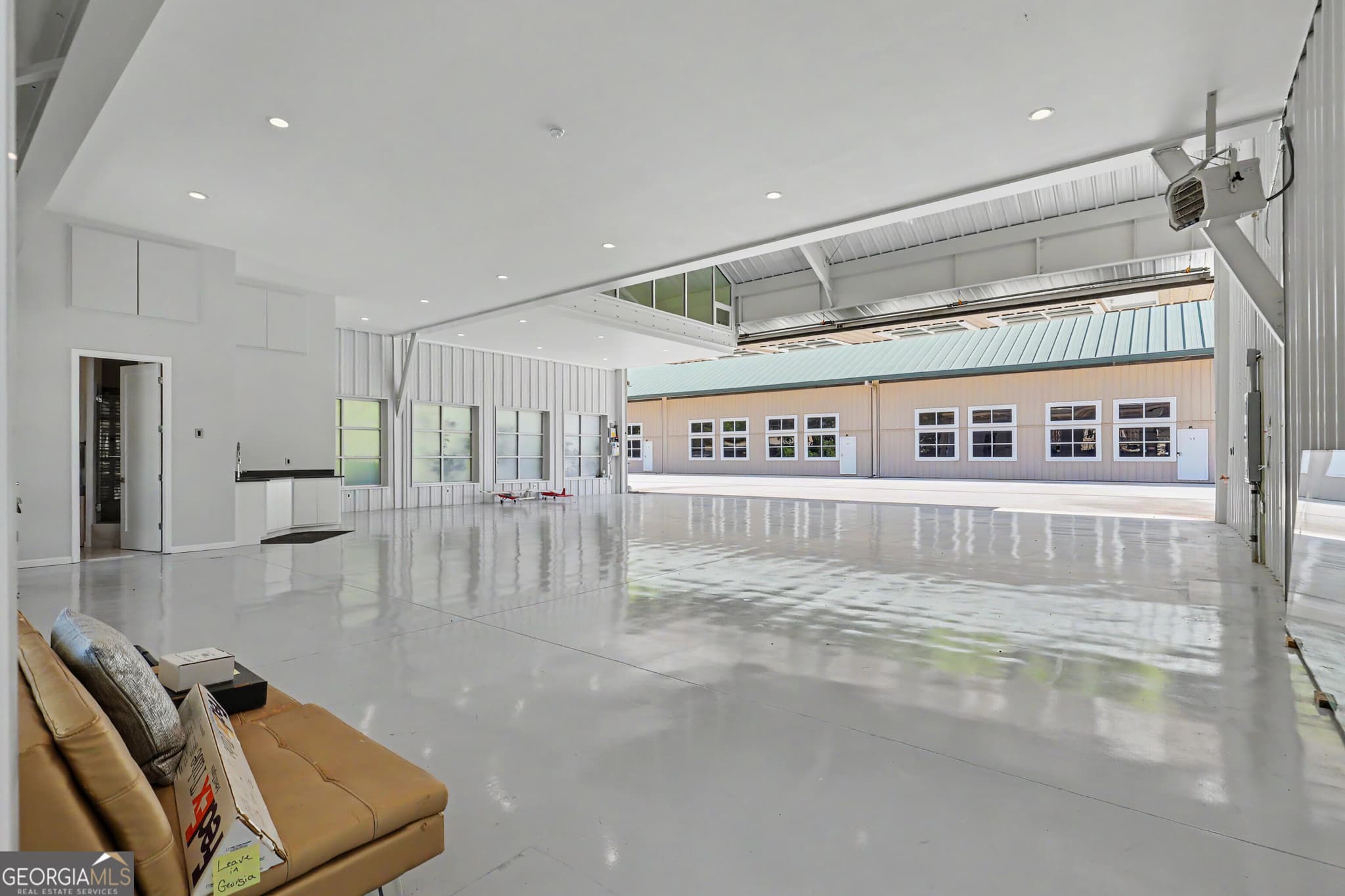 2 bedroom, 3 bathroom, 1,700 sq ft condominium for sale at 43 General Mitchell Drive M-10, Clayton, GA 30525 — photo 3